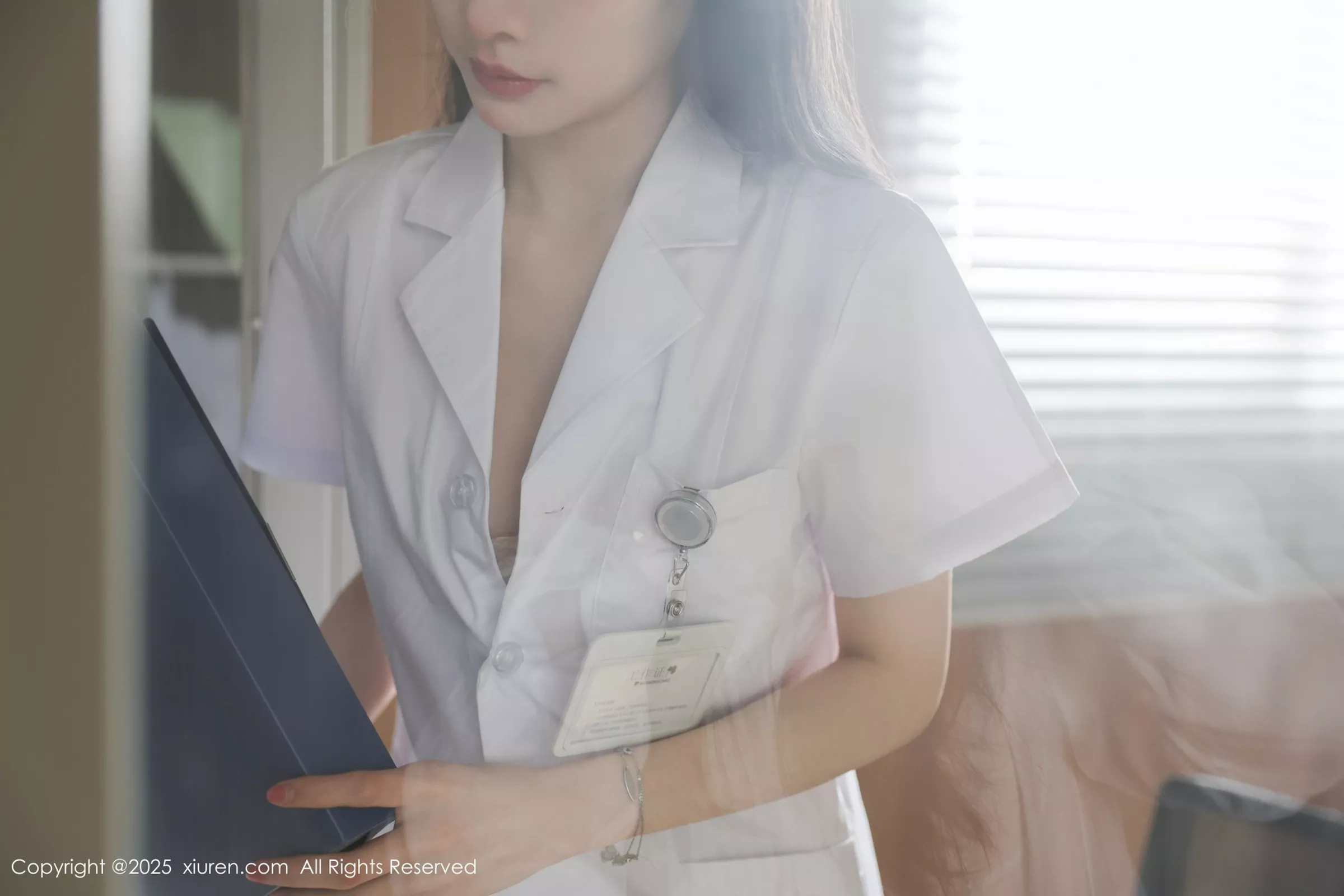 [[XiuRen秀人网]秀人网]No.10190_新人模特布丁wow白色护士制服配超薄肉丝秀修长美腿性感写真80P