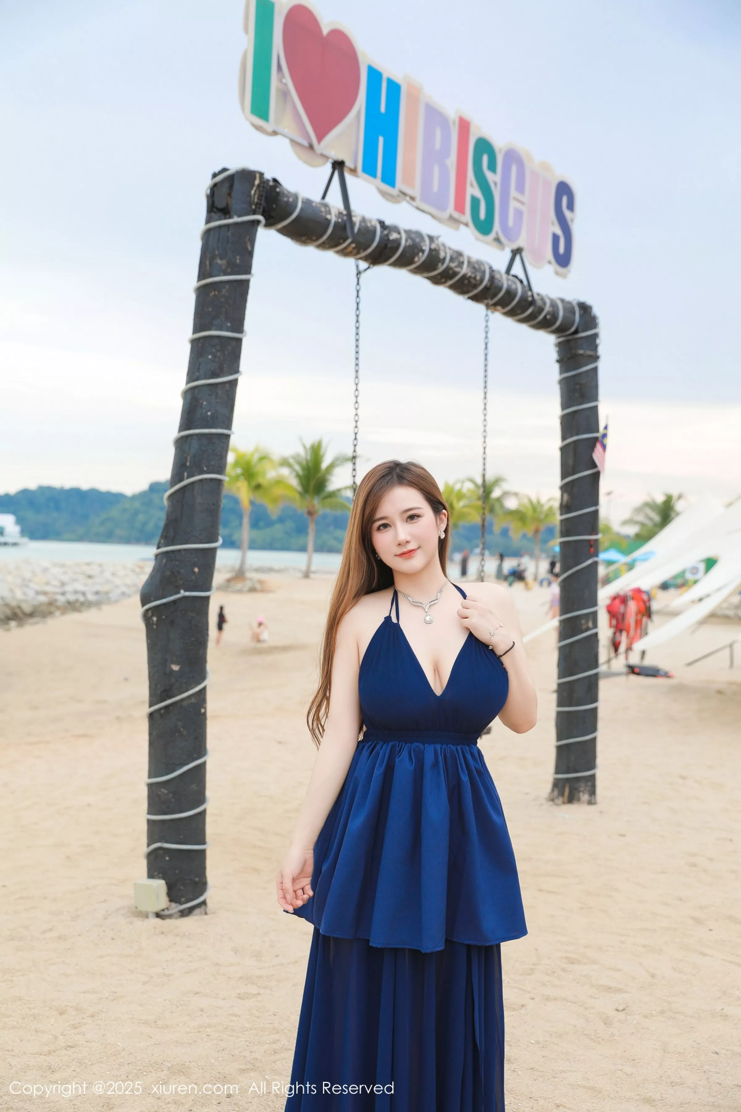 [[XiuRen秀人网]秀人网]No.10195_模特小肉肉咪性感蓝色连衣裙露白色情趣内衣秀凹凸身材诱惑写真67P