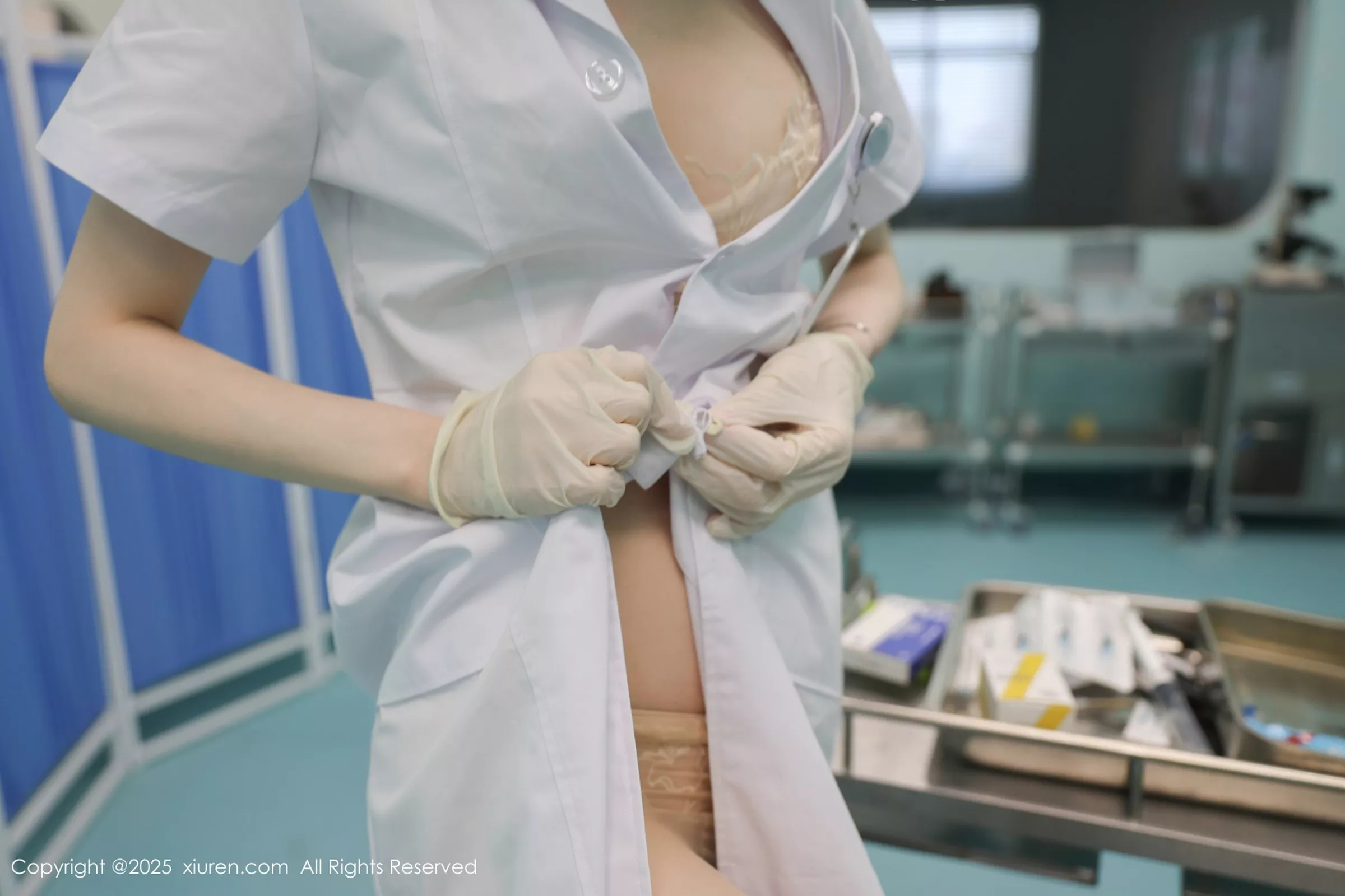 [[XiuRen秀人网]秀人网]No.10190_新人模特布丁wow白色护士制服配超薄肉丝秀修长美腿性感写真80P