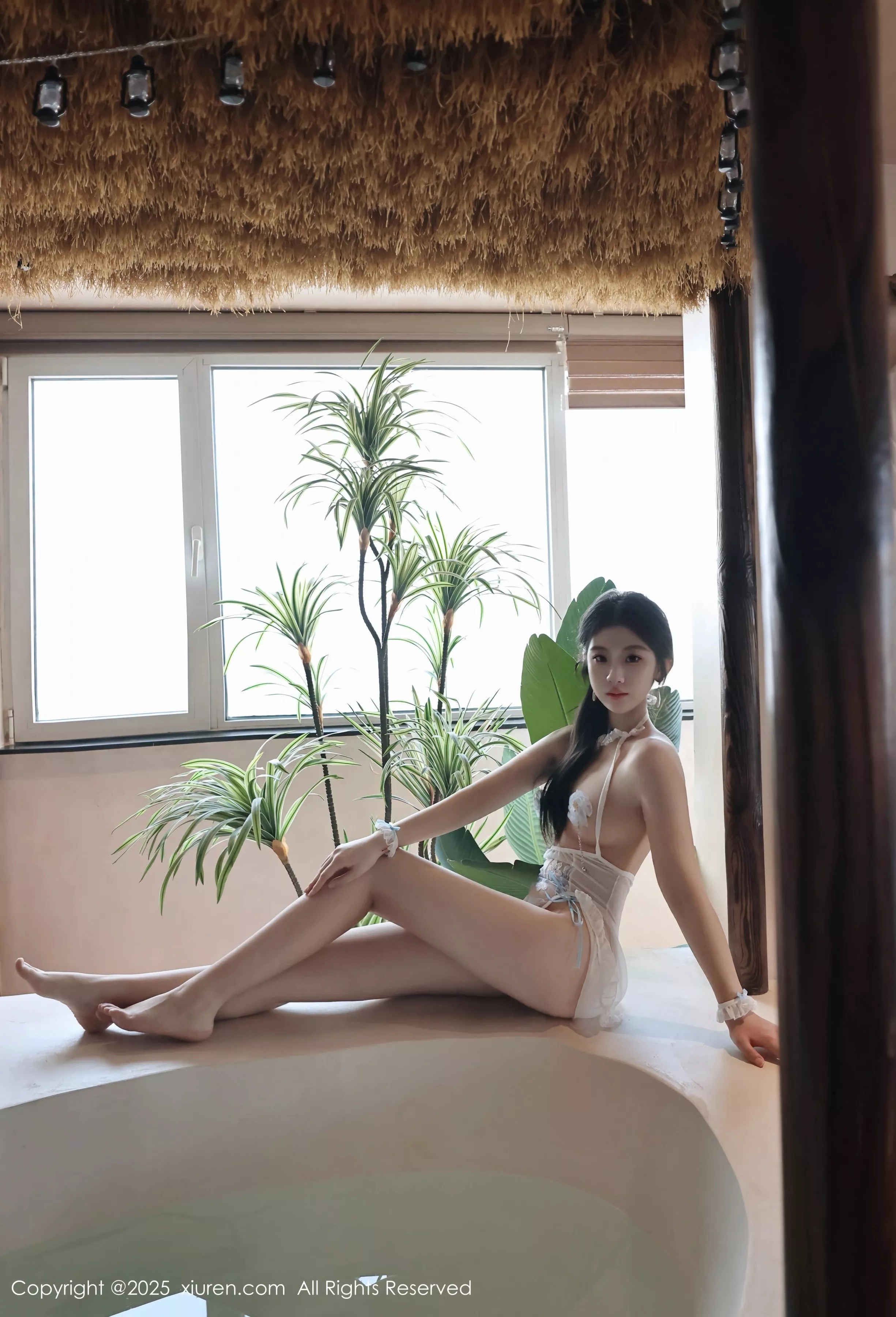 [[XiuRen秀人网]秀人网]No.10199_模特小芭乐温泉性感黑色比基尼+白色情趣服饰秀曼妙身姿诱惑写真86P