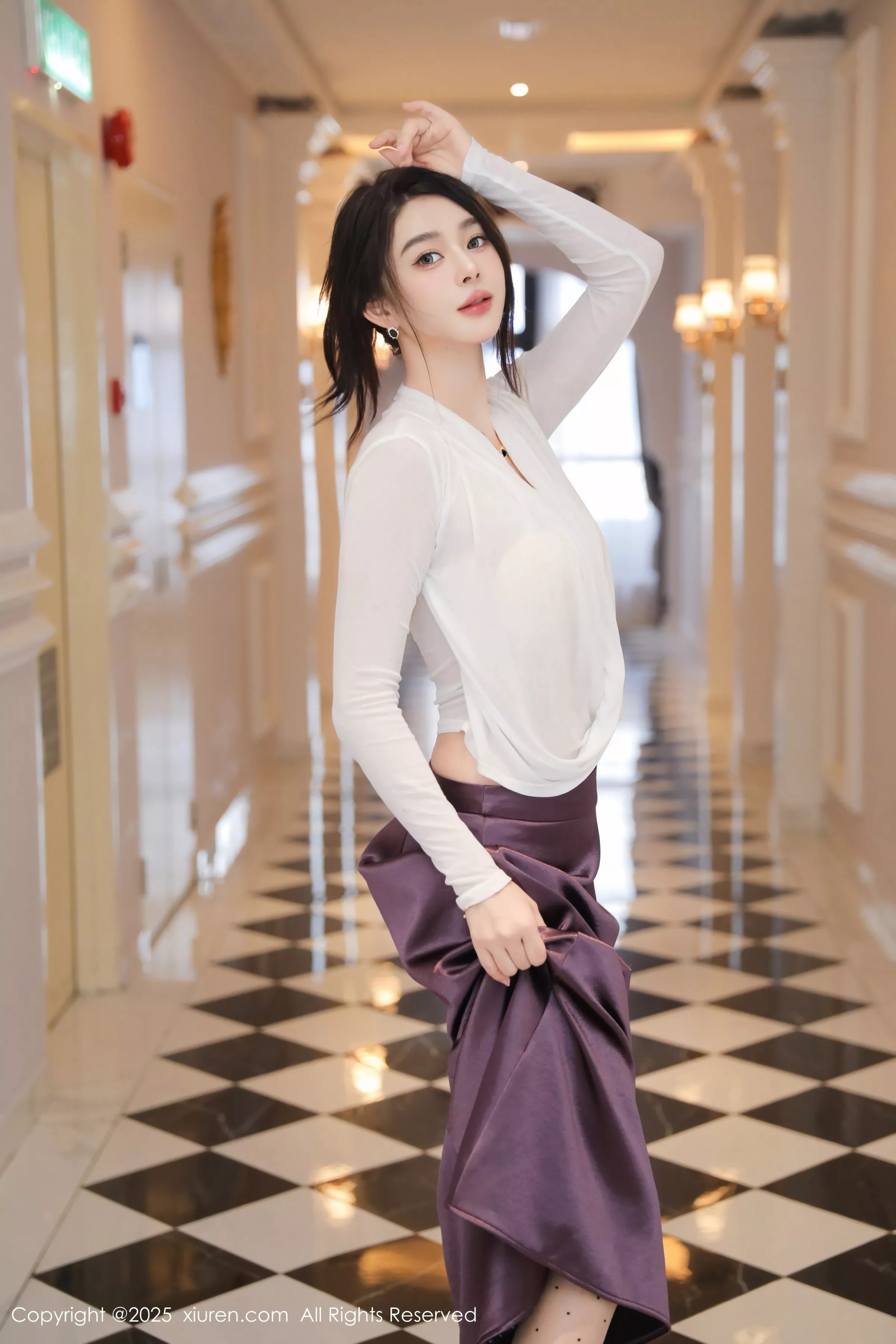 [[XiuRen秀人网]秀人网]No.10201_模特Candy糖糖白上衣配紫色长裙露肉丝吊袜秀丰腴身材诱惑写真75P