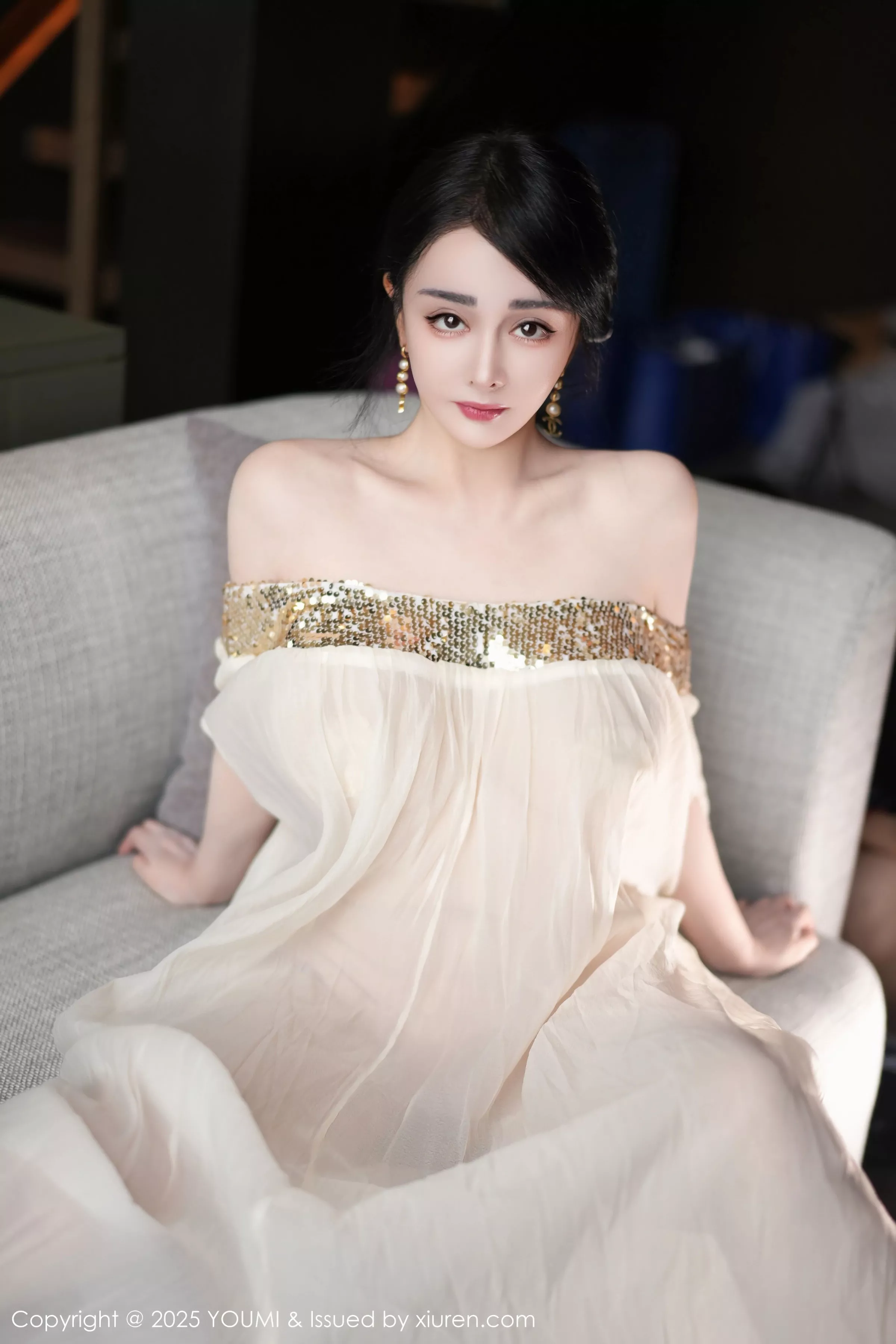 [YouMi尤蜜荟]Vol.1132_模特允爾薄纱服饰露性感金色吊坠式情趣内衣秀丰腴身姿诱惑写真62P