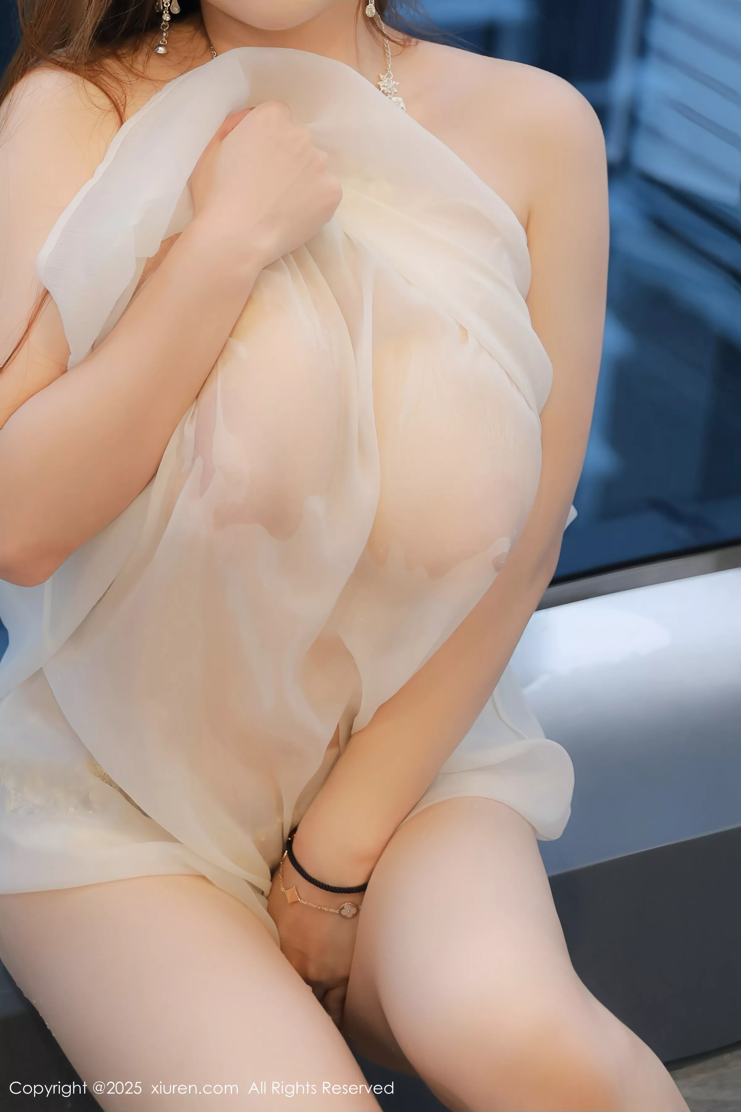 [[XiuRen秀人网]秀人网]No.10218_模特小肉肉咪性感白色泳衣+肉色薄透裙秀凹凸身材撩人诱惑写真77P