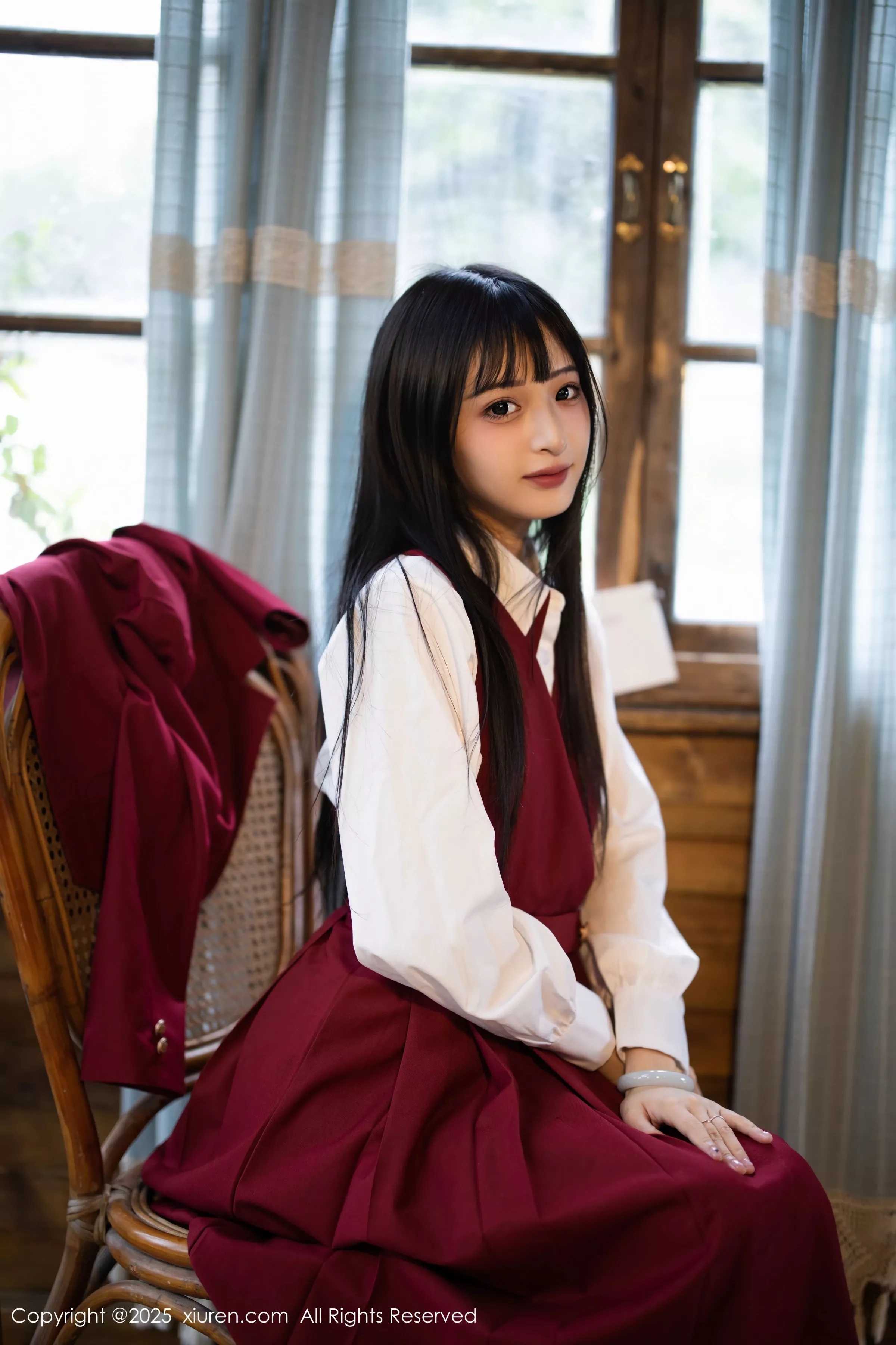 [[XiuRen秀人网]秀人网]No.10215_新人模特茂木希子性感红色裙子配肉色丝袜秀完美曲线诱惑写真82P