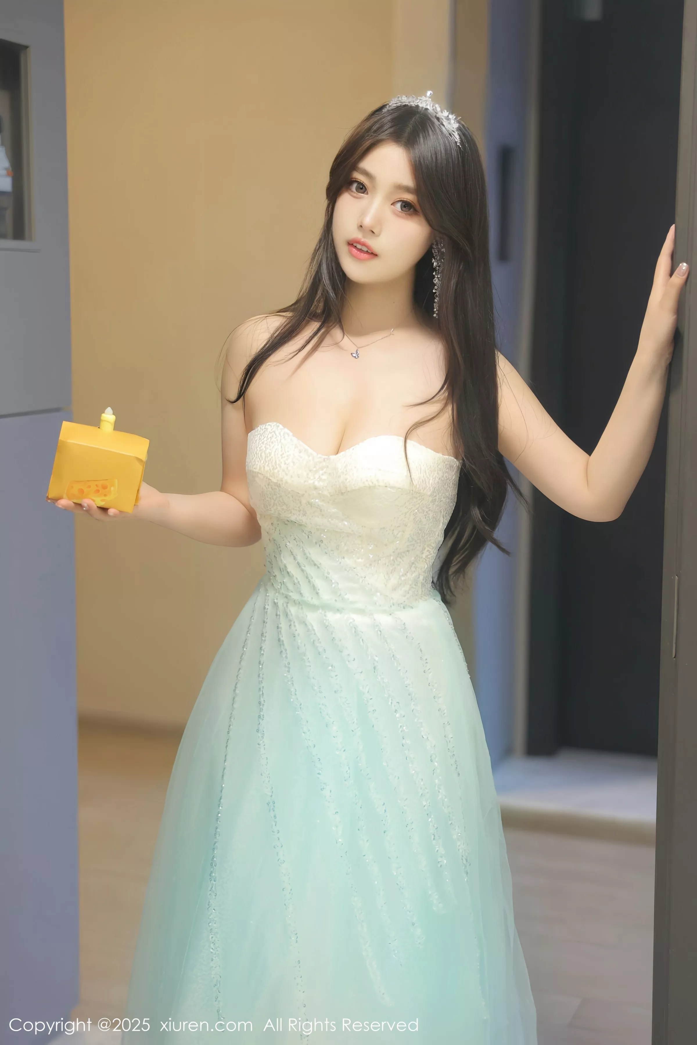 [[XiuRen秀人网]秀人网]No.10222_模特蛋蛋宝性感紫色蕾丝内衣配超薄丝袜秀丰满身材撩人诱惑写真78P