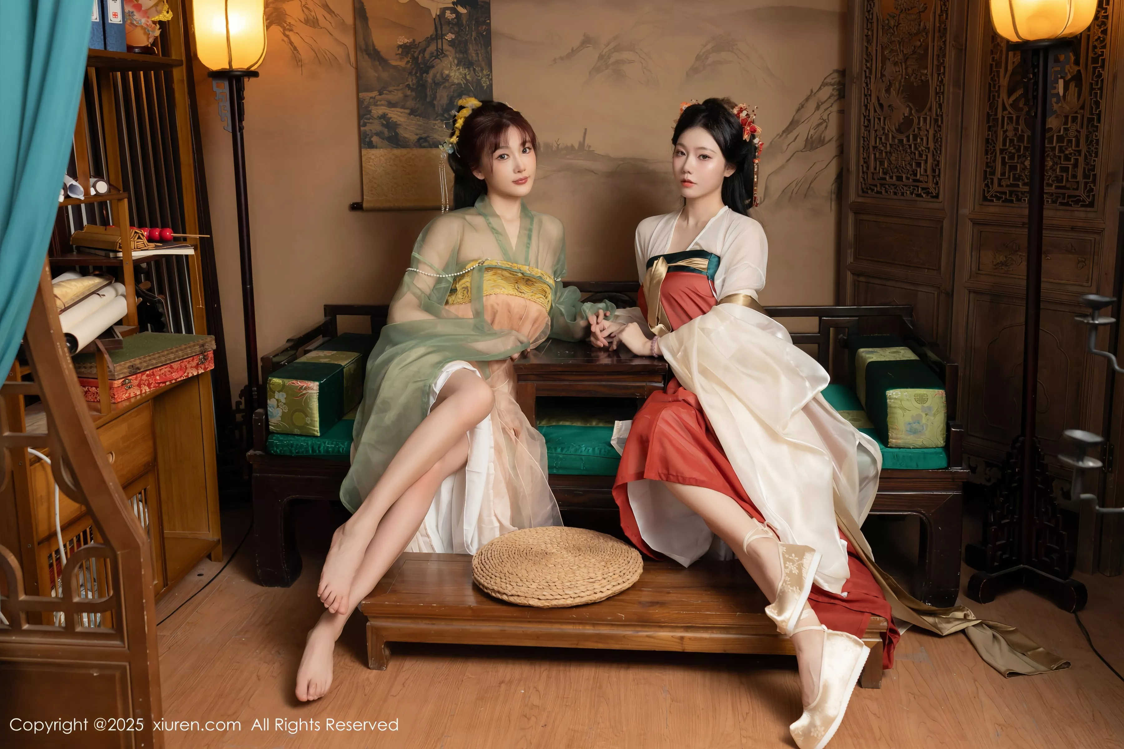 [[XiuRen秀人网]秀人网]No.10223_模特合集女神陆萱萱＆安然anran激情互动薄纱古装撩人诱惑写真80P