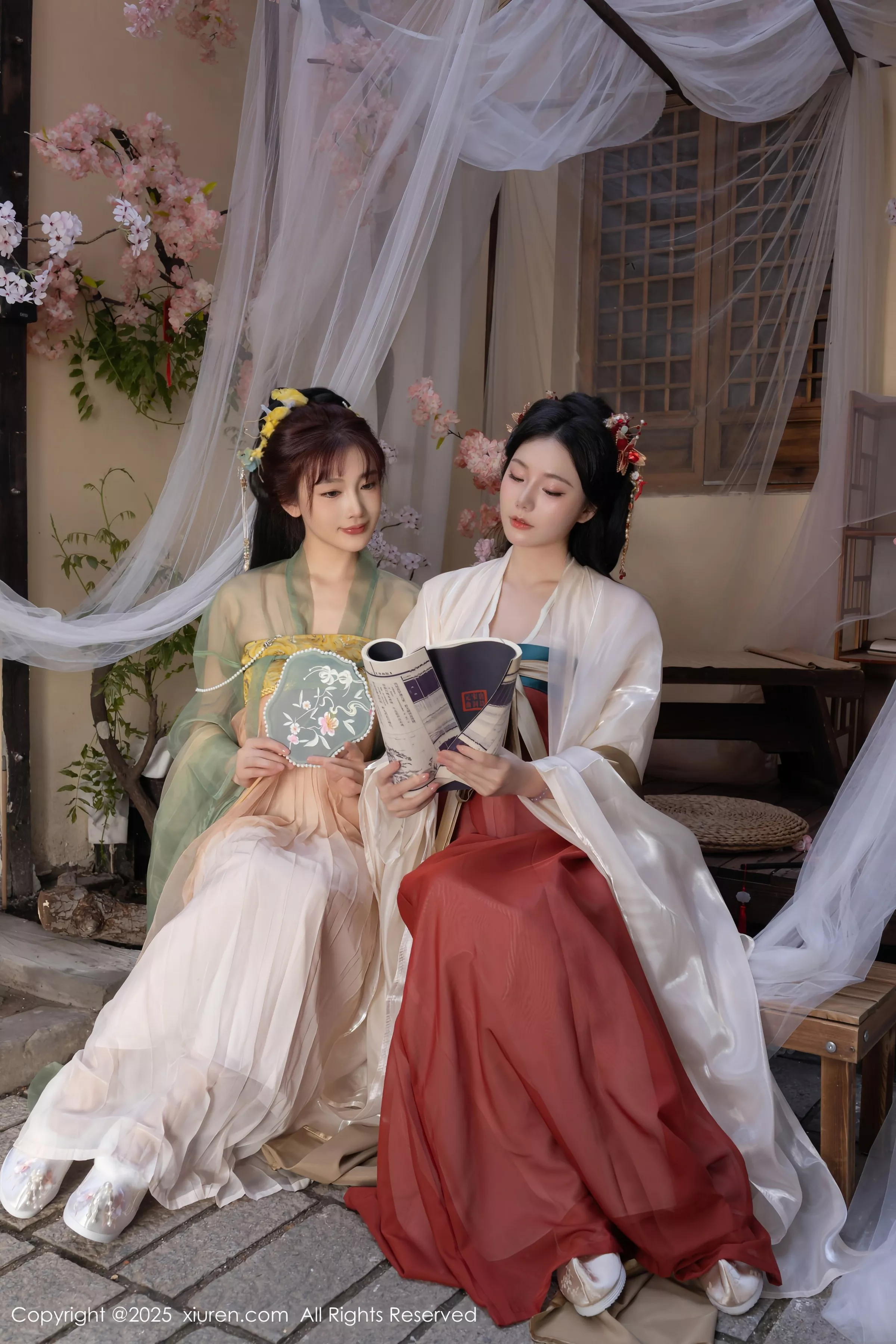 [[XiuRen秀人网]秀人网]No.10223_模特合集女神陆萱萱＆安然anran激情互动薄纱古装撩人诱惑写真80P