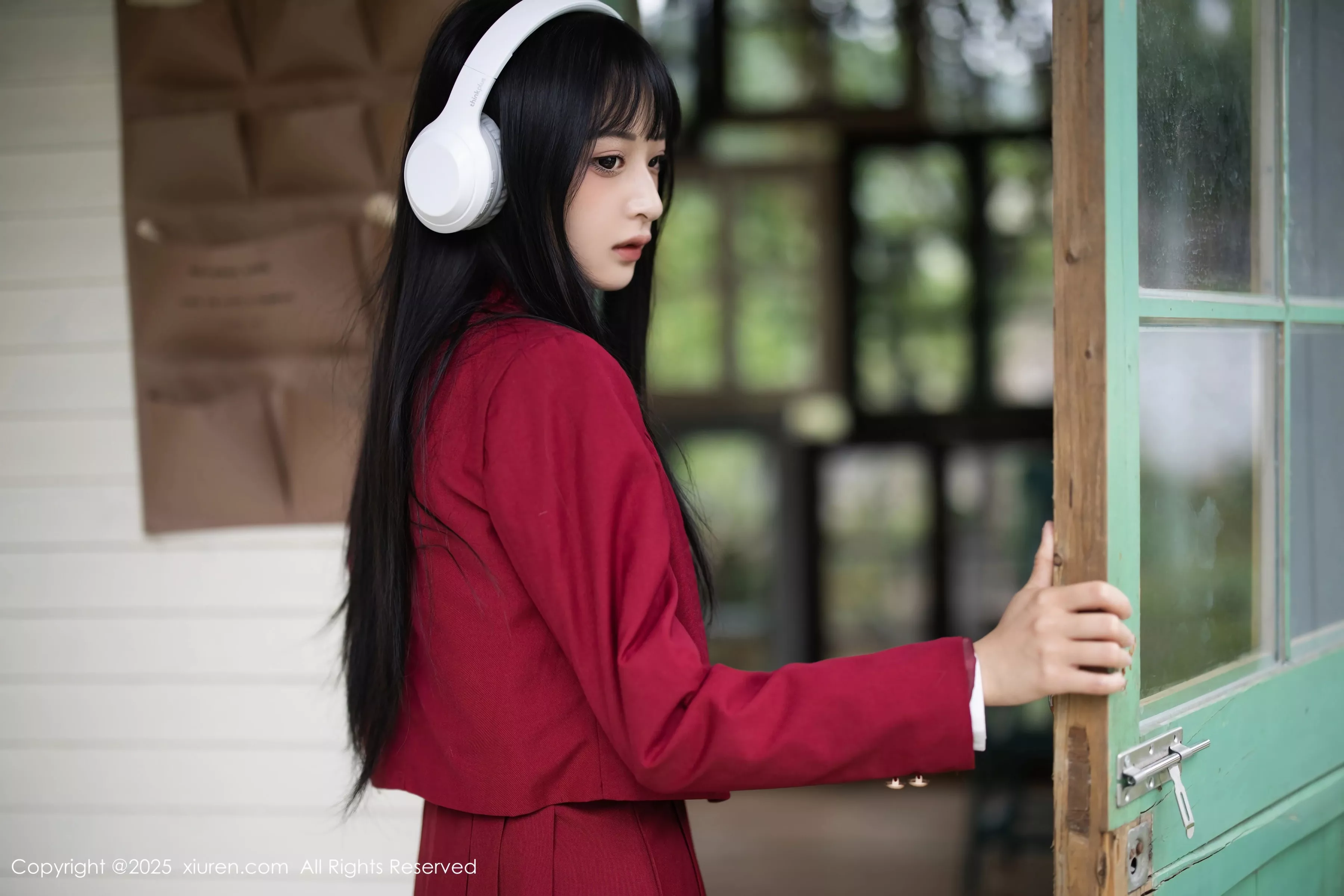 [[XiuRen秀人网]秀人网]No.10215_新人模特茂木希子性感红色裙子配肉色丝袜秀完美曲线诱惑写真82P