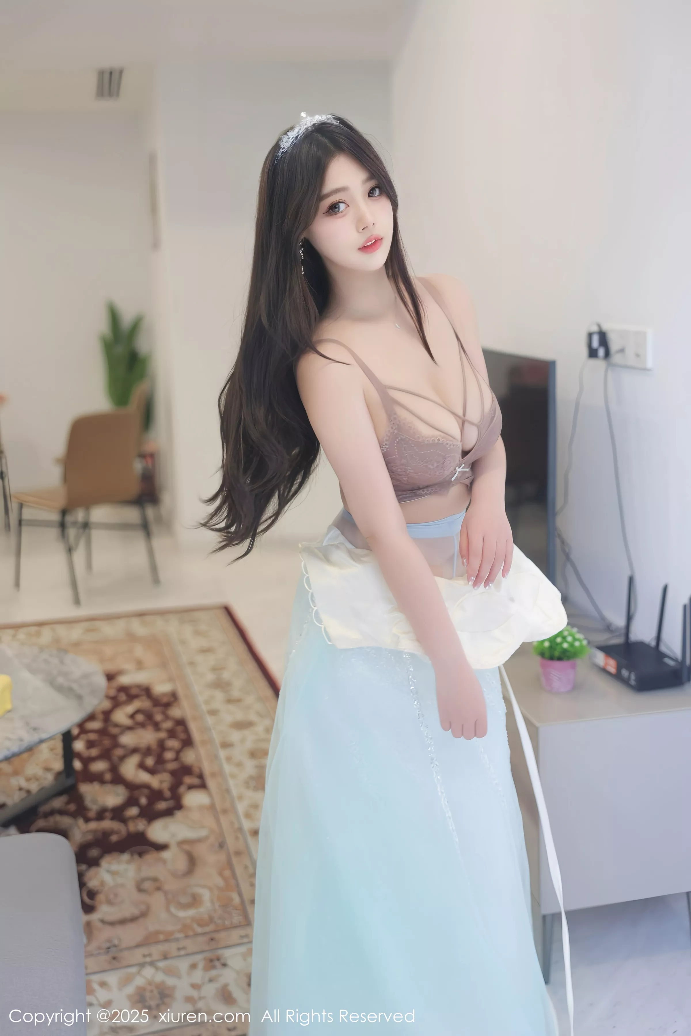 [[XiuRen秀人网]秀人网]No.10222_模特蛋蛋宝性感紫色蕾丝内衣配超薄丝袜秀丰满身材撩人诱惑写真78P