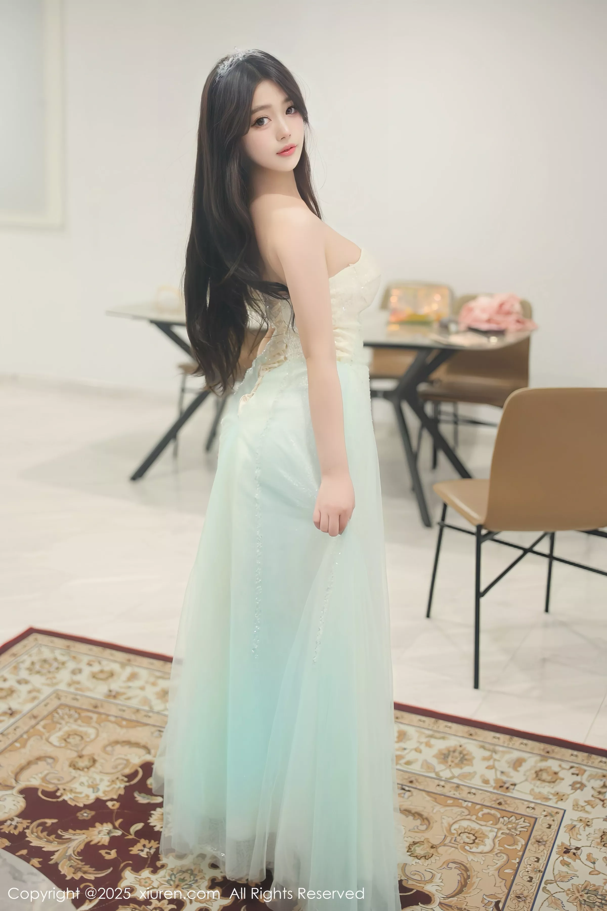 [[XiuRen秀人网]秀人网]No.10222_模特蛋蛋宝性感紫色蕾丝内衣配超薄丝袜秀丰满身材撩人诱惑写真78P