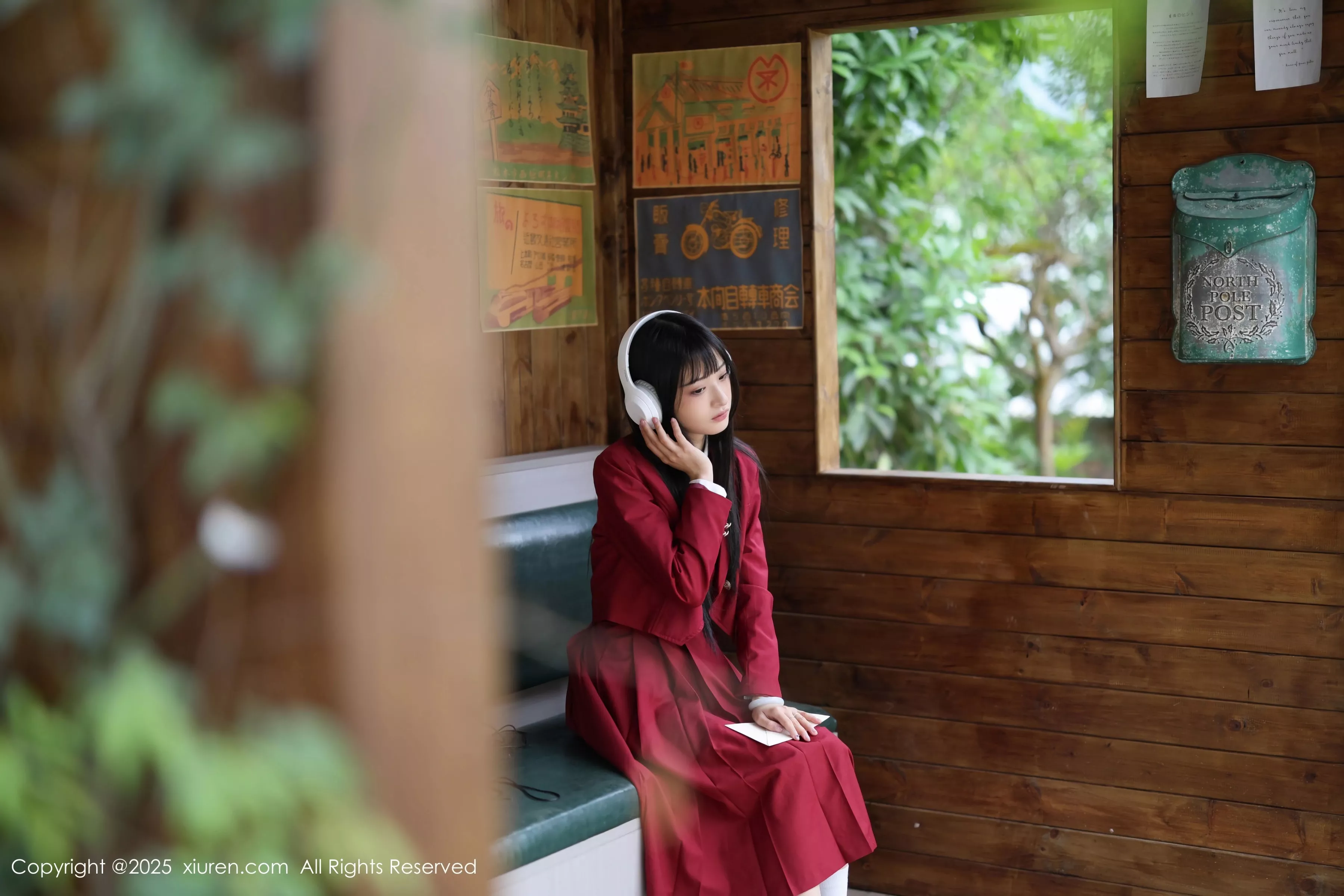 [[XiuRen秀人网]秀人网]No.10215_新人模特茂木希子性感红色裙子配肉色丝袜秀完美曲线诱惑写真82P