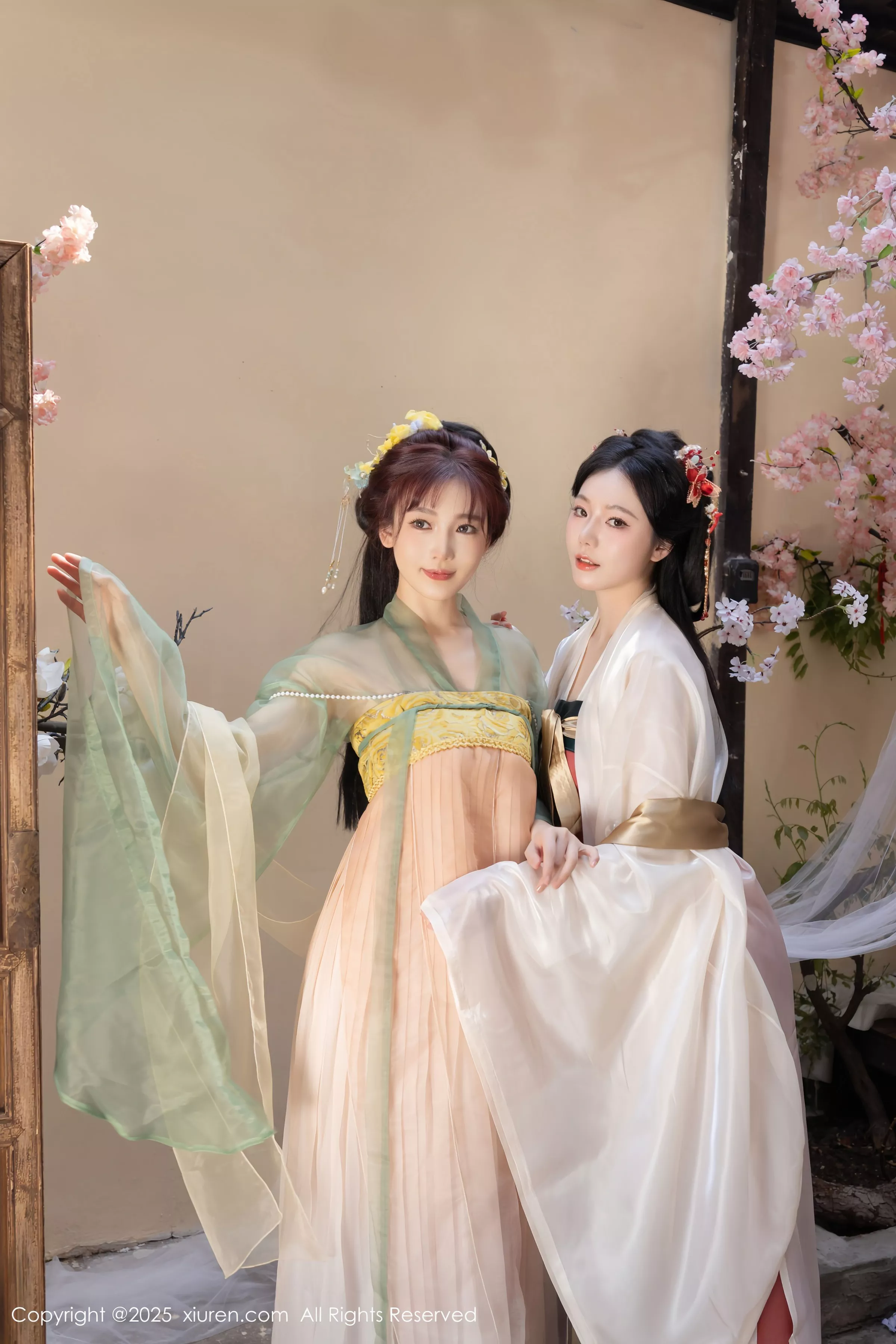 [[XiuRen秀人网]秀人网]No.10223_模特合集女神陆萱萱＆安然anran激情互动薄纱古装撩人诱惑写真80P