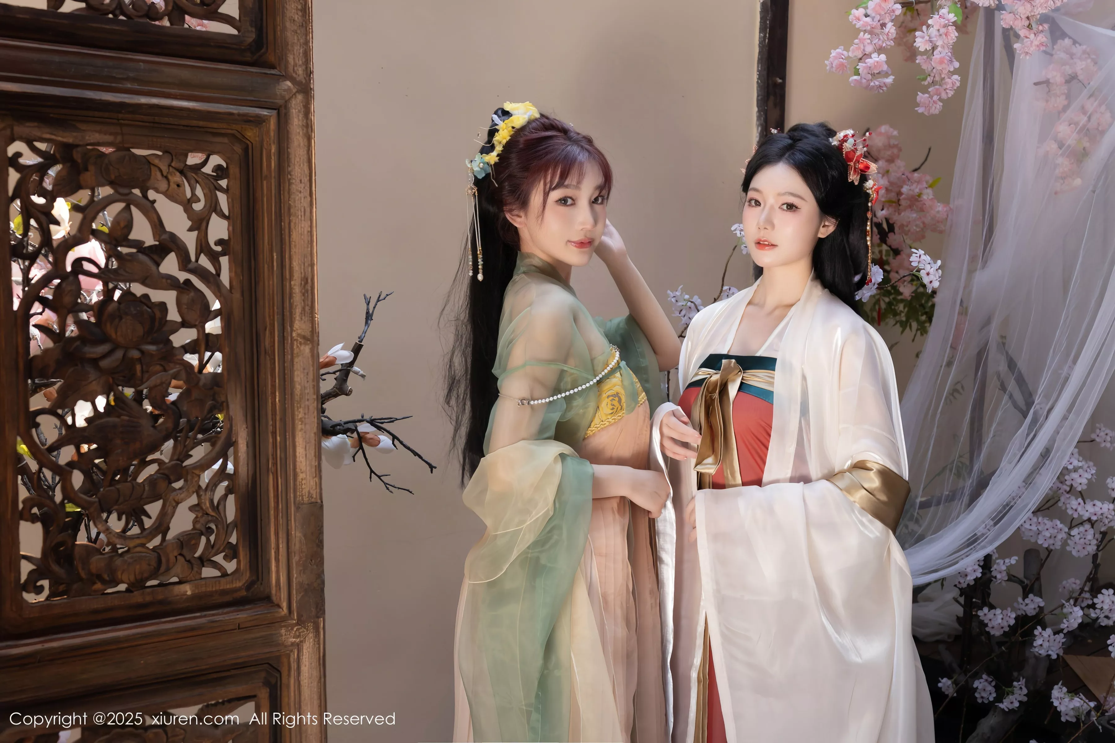 [[XiuRen秀人网]秀人网]No.10223_模特合集女神陆萱萱＆安然anran激情互动薄纱古装撩人诱惑写真80P