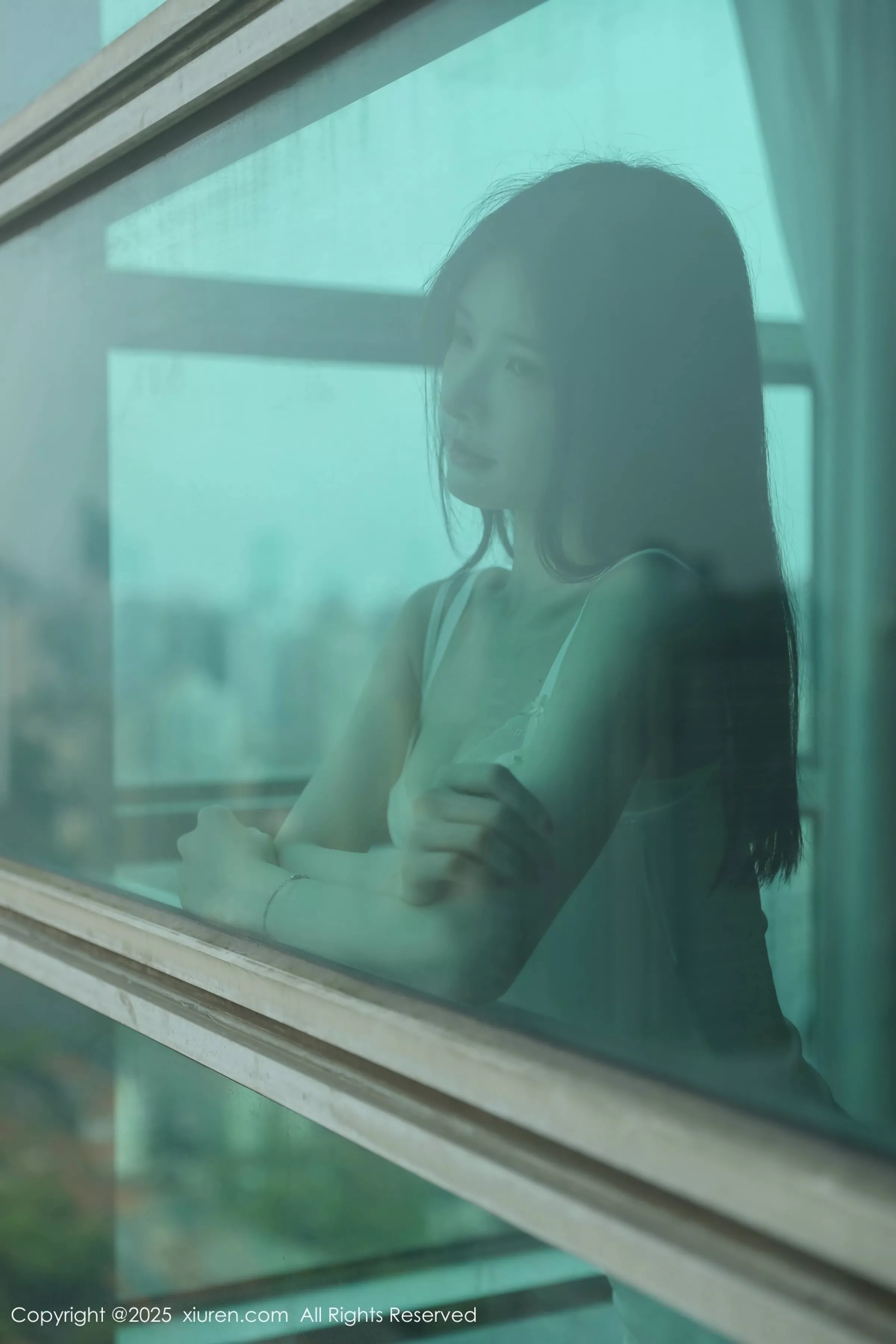 [[XiuRen秀人网]秀人网]No.10226_模特布丁wow性感白色连衣短裙配肉色丝袜秀完美身材诱惑写真80P