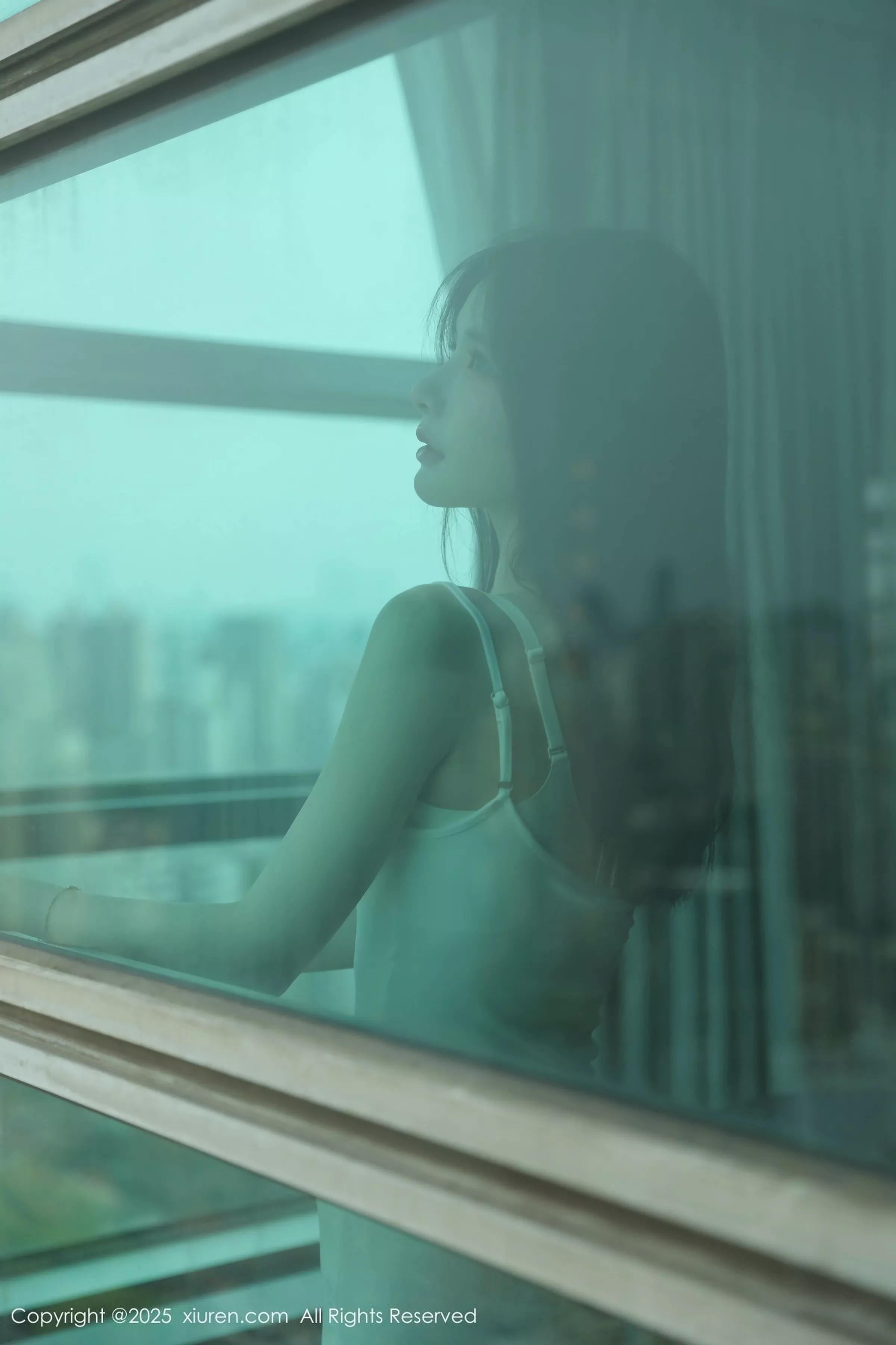 [[XiuRen秀人网]秀人网]No.10226_模特布丁wow性感白色连衣短裙配肉色丝袜秀完美身材诱惑写真80P