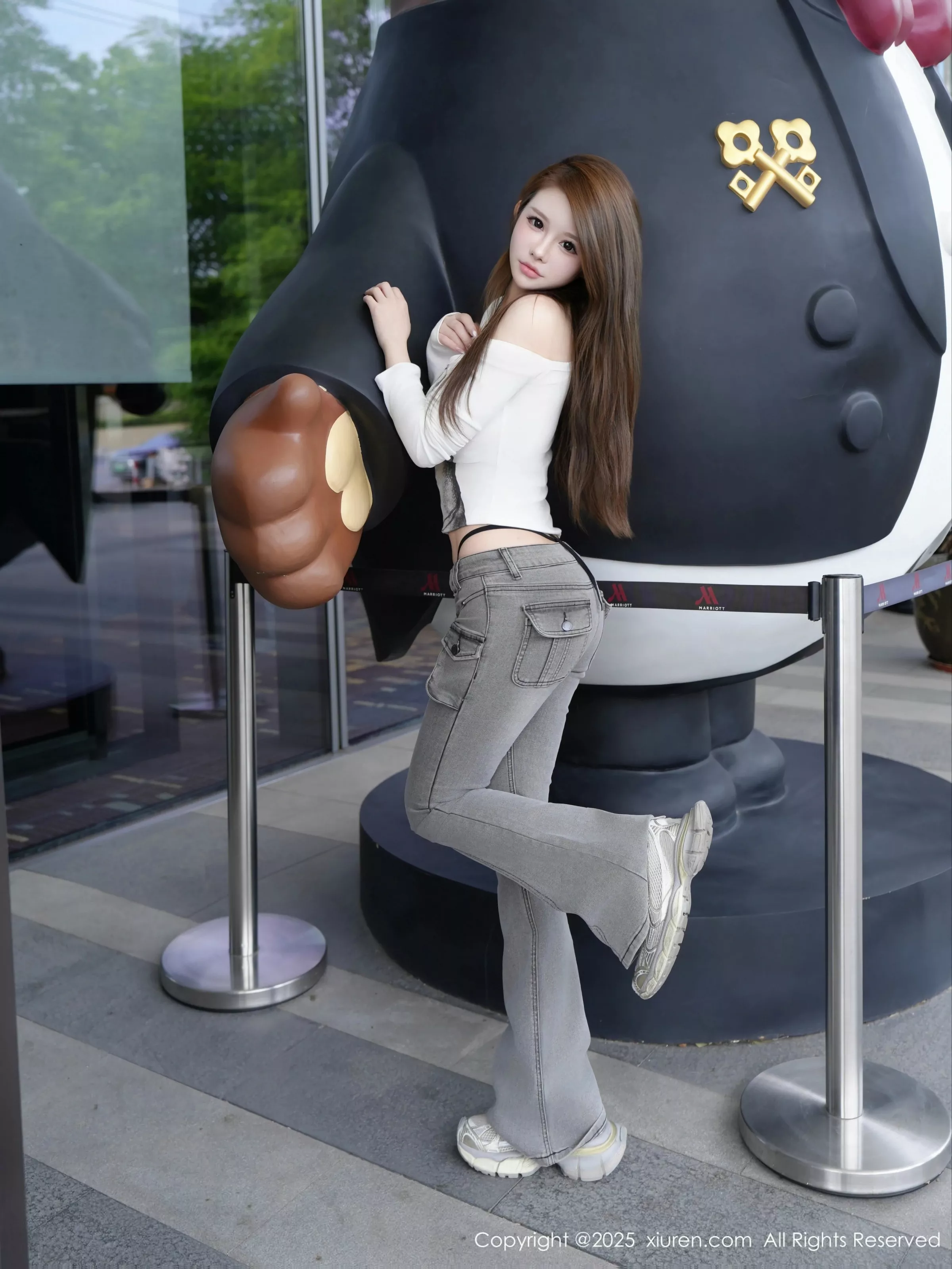 [[XiuRen秀人网]秀人网]No.10227_模特甜妮性感白T配牛仔长裤露黑色情趣内衣秀丰腴身材诱惑写真68P