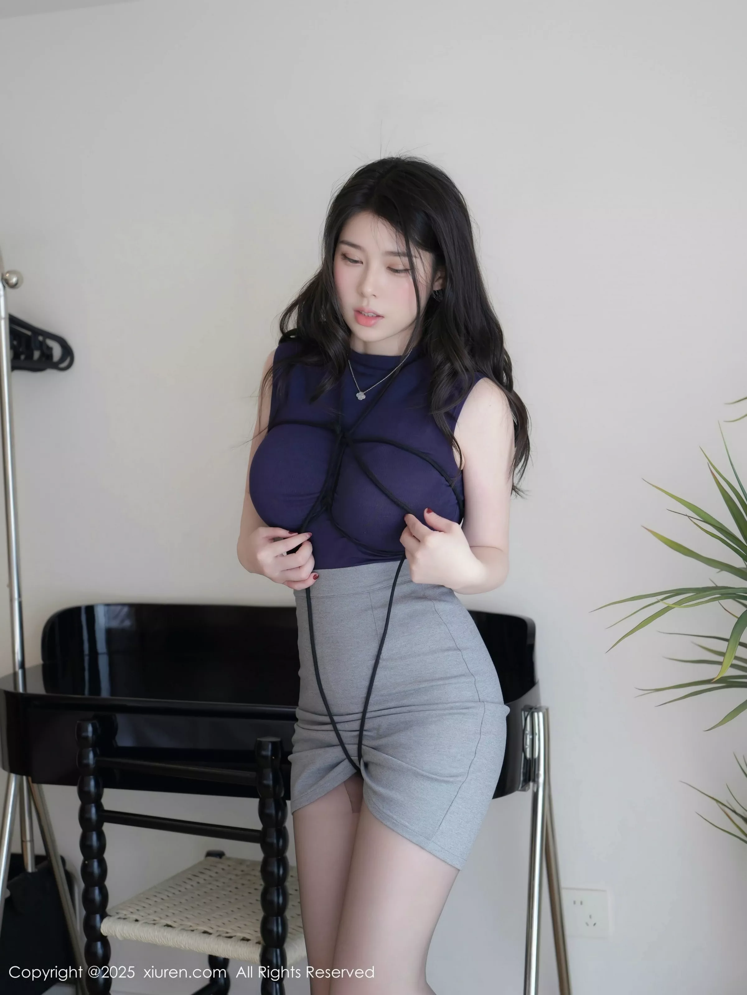 [[XiuRen秀人网]秀人网]No.10236_模特白茹雪abby性感黑色连衣裙配超薄黑丝秀丰腴身材诱惑写真93P