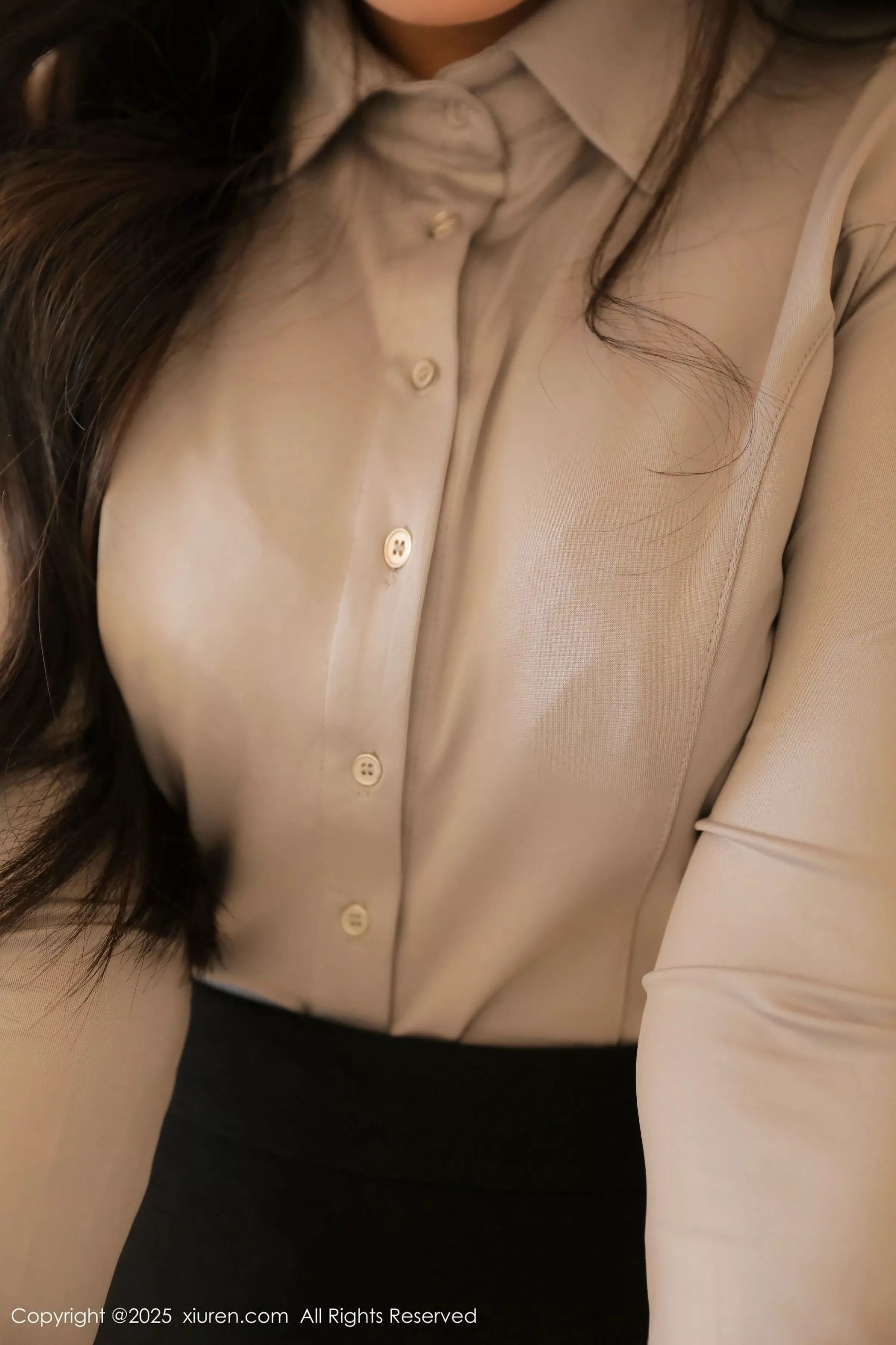 [[XiuRen秀人网]秀人网]No.10243_模特希雅sia性感灰色OL服饰露黑色内衣配超薄黑丝极致魅惑写真82P