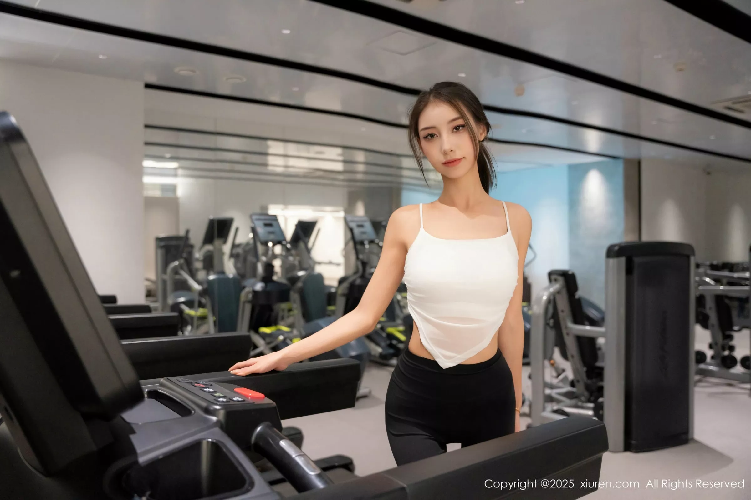 [[XiuRen秀人网]秀人网]No.10239_模特Lingyu69健身房场景性感紧身瑜伽服饰秀丰腴身材诱惑写真58P