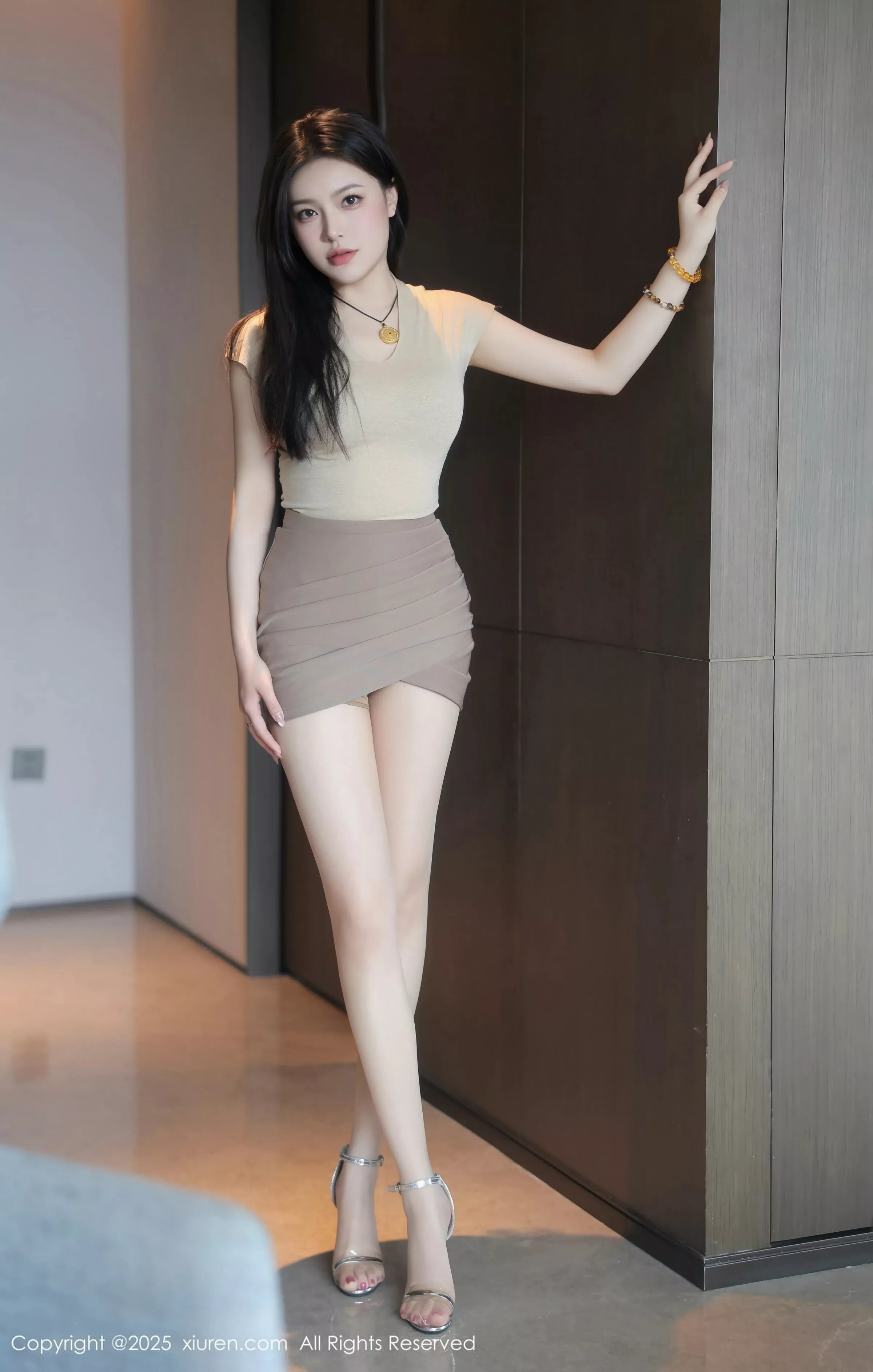 [[XiuRen秀人网]秀人网]No.10240_模特合集美女萱静互动情节私房性感OL服饰秀丰腴身材诱惑写真91P