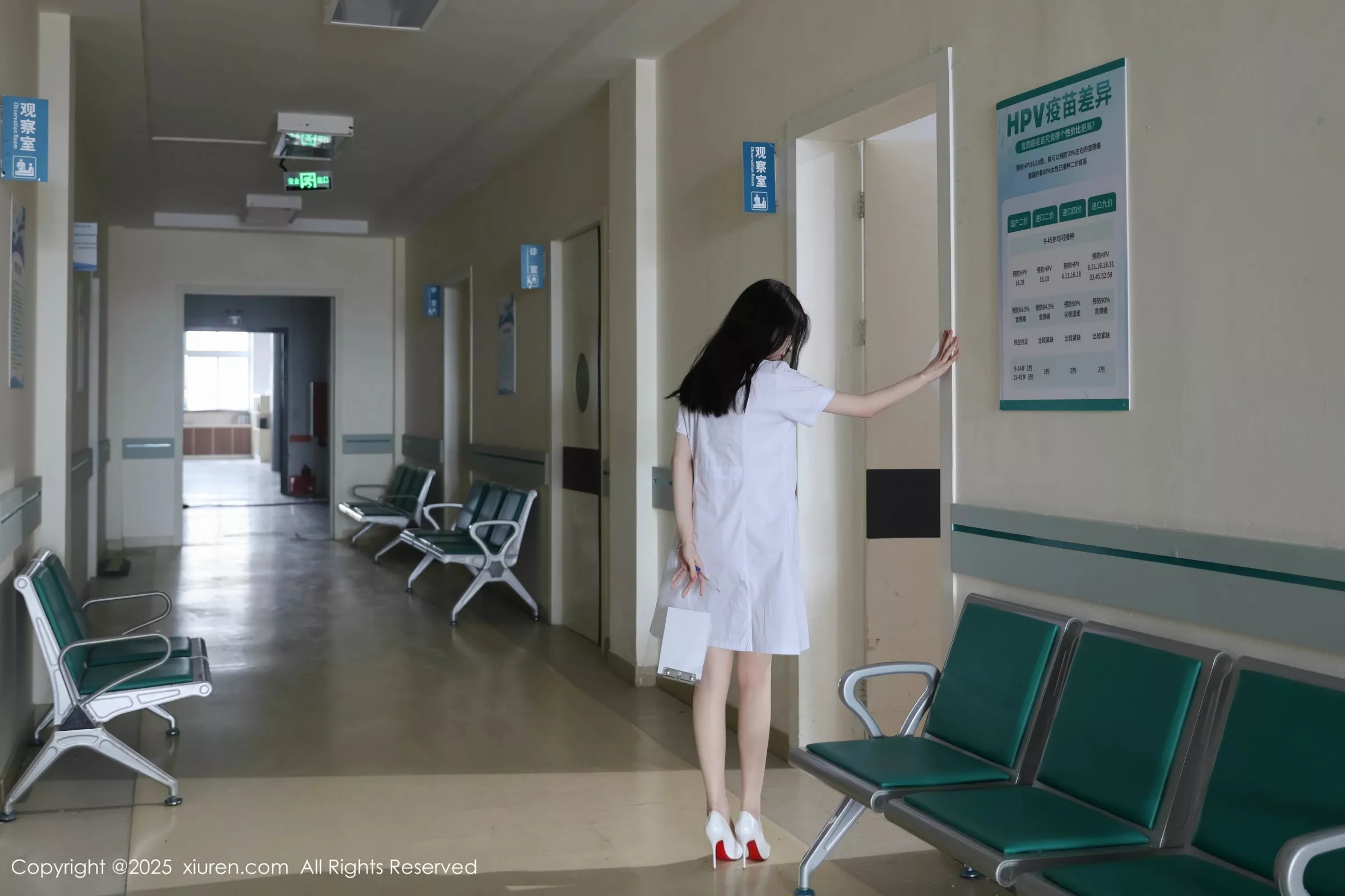 [[XiuRen秀人网]秀人网]No.10256_模特布丁wow性感护士服露浅色内衣配肉丝袜秀曼妙身材诱惑写真80P