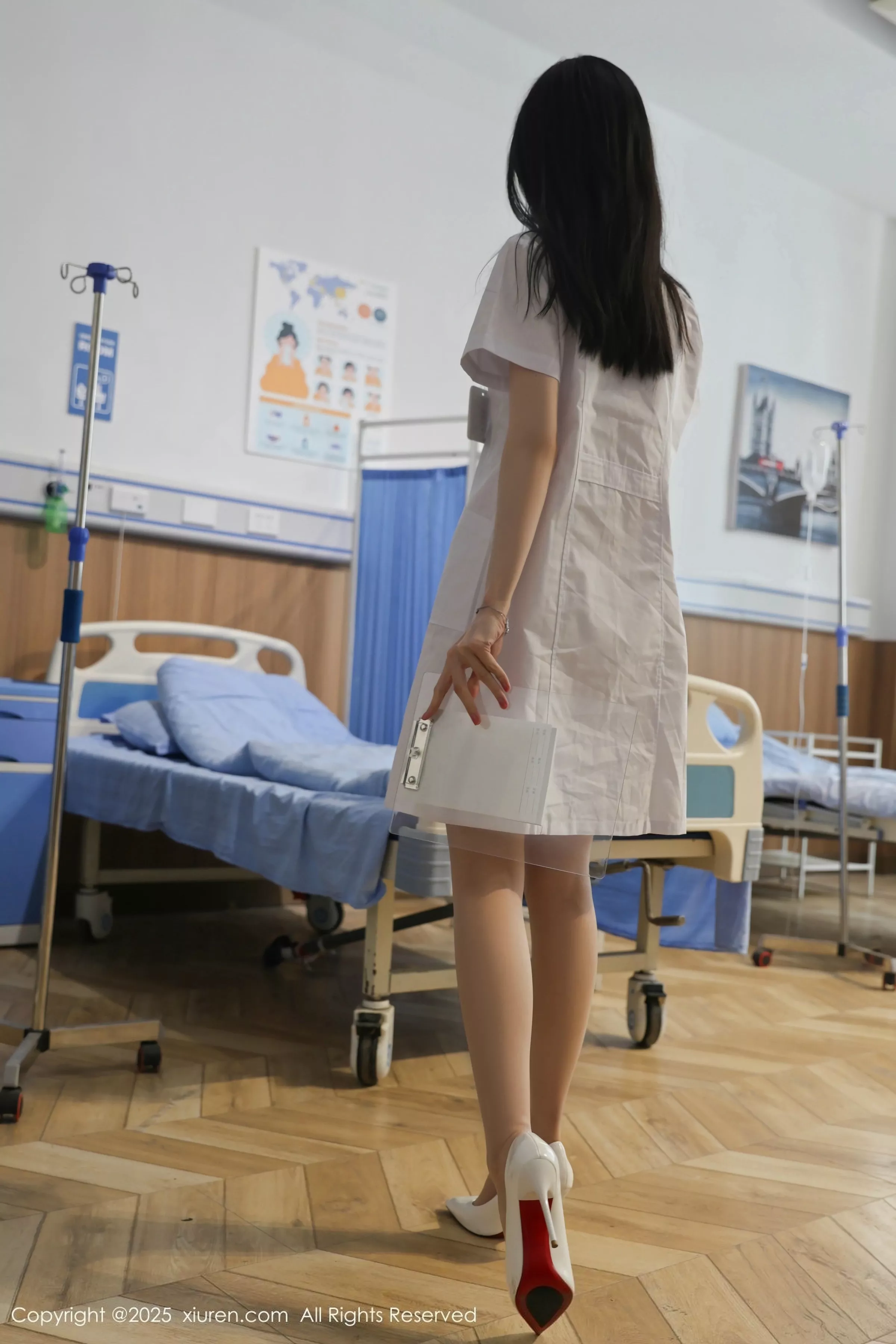 [[XiuRen秀人网]秀人网]No.10256_模特布丁wow性感护士服露浅色内衣配肉丝袜秀曼妙身材诱惑写真80P