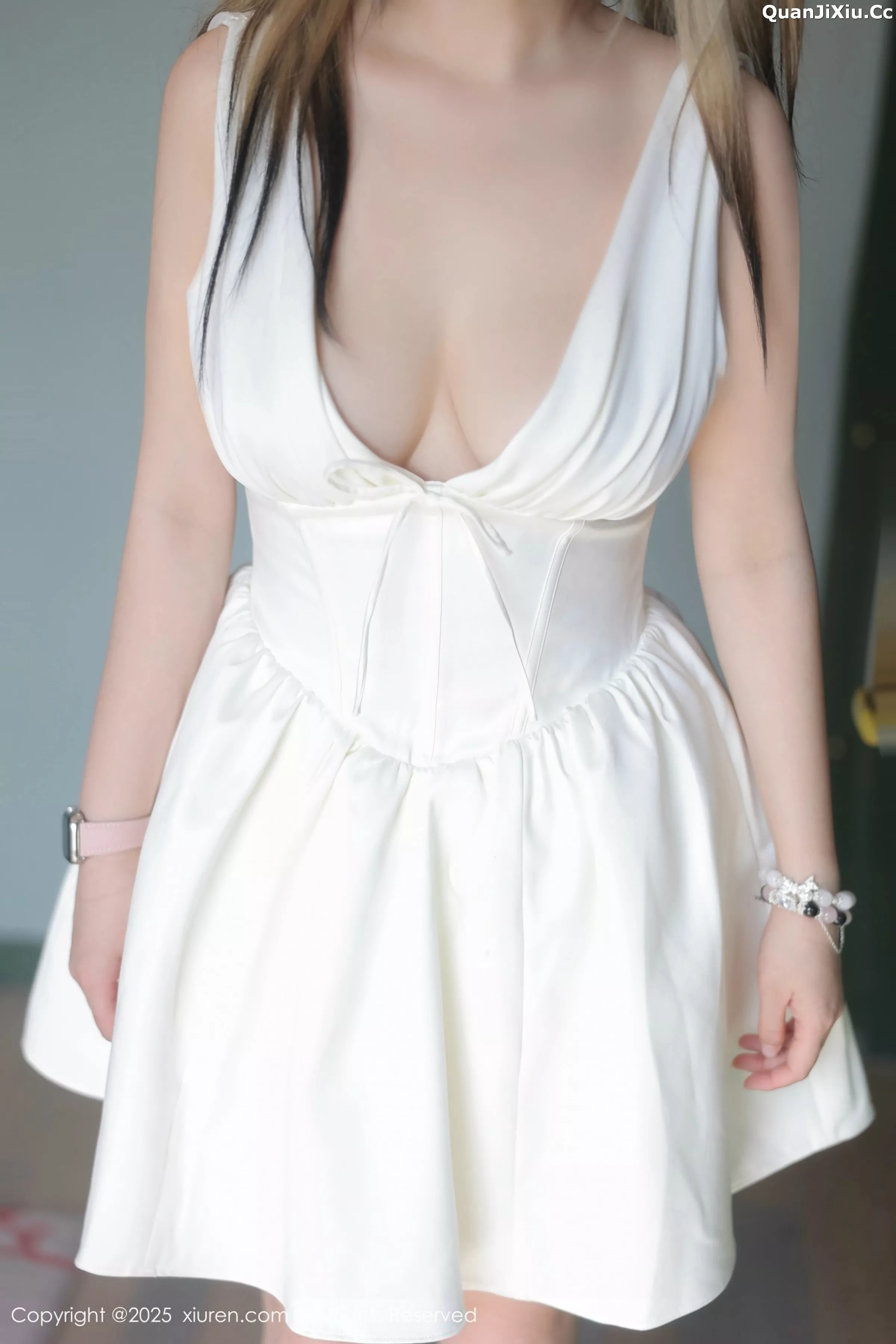 [[XiuRen秀人网]秀人网]No.10262_新人模特诺诺Hsu白色连衣裙露粉色情趣内衣秀丰腴身材诱惑写真40P