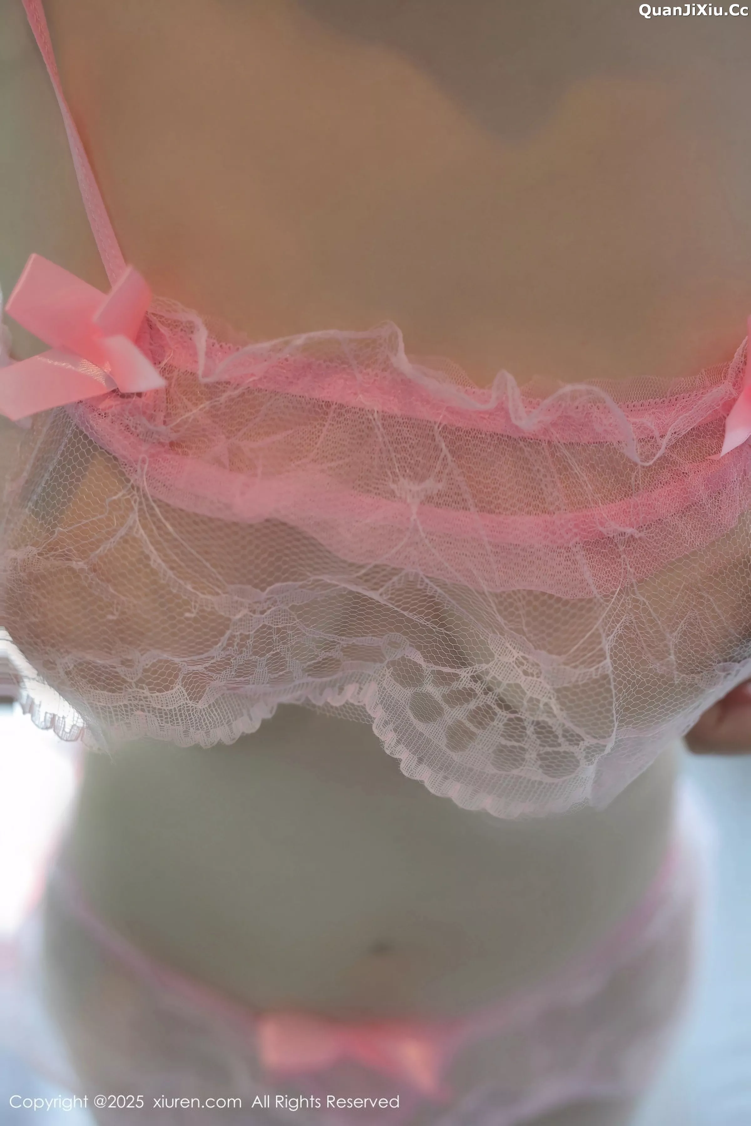 [[XiuRen秀人网]秀人网]No.10262_新人模特诺诺Hsu白色连衣裙露粉色情趣内衣秀丰腴身材诱惑写真40P