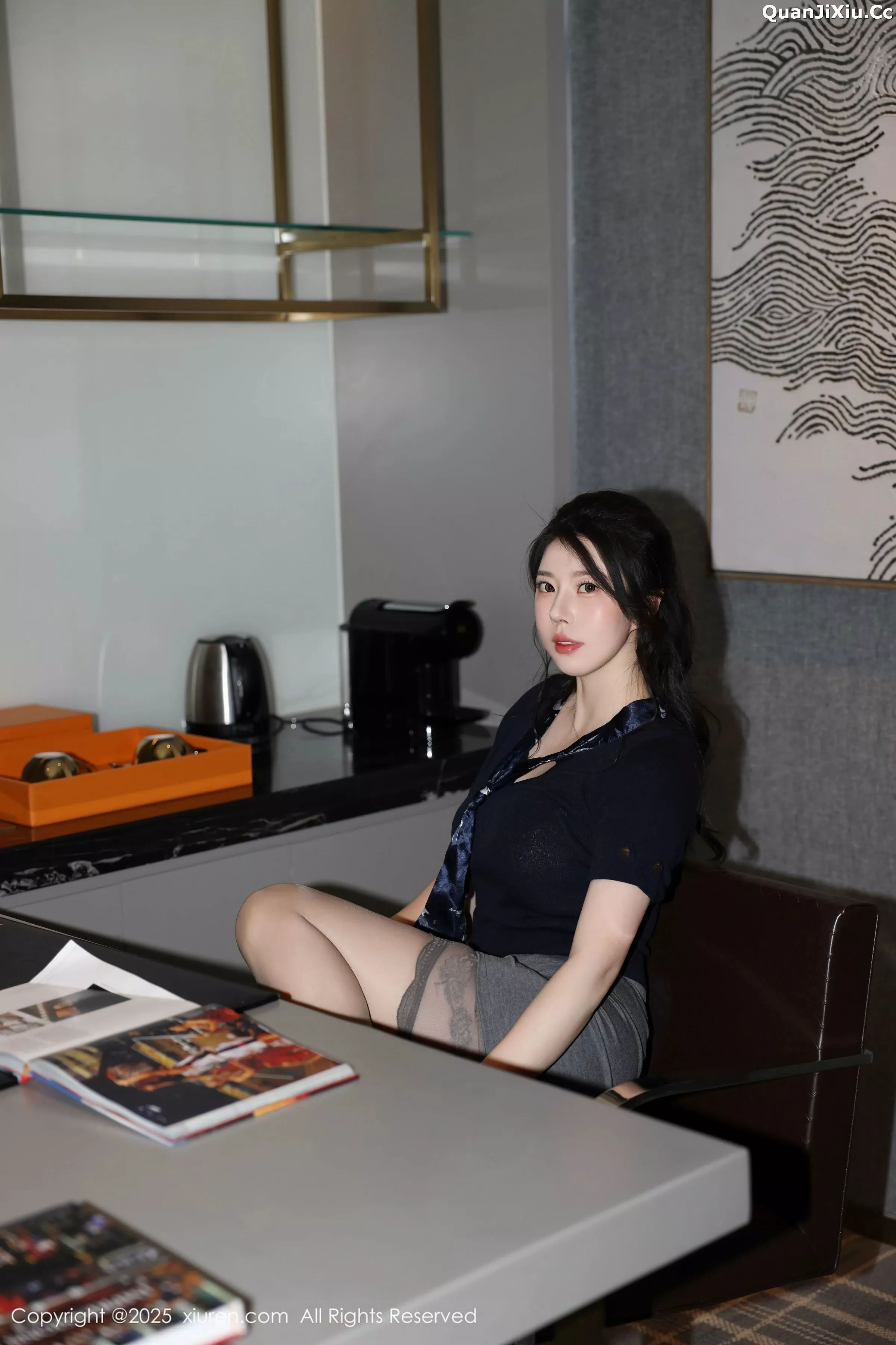 [[XiuRen秀人网]秀人网]No.10266_模特白茹雪abby性感黑色OL服饰配灰丝吊袜秀丰腴身材诱惑写真72P