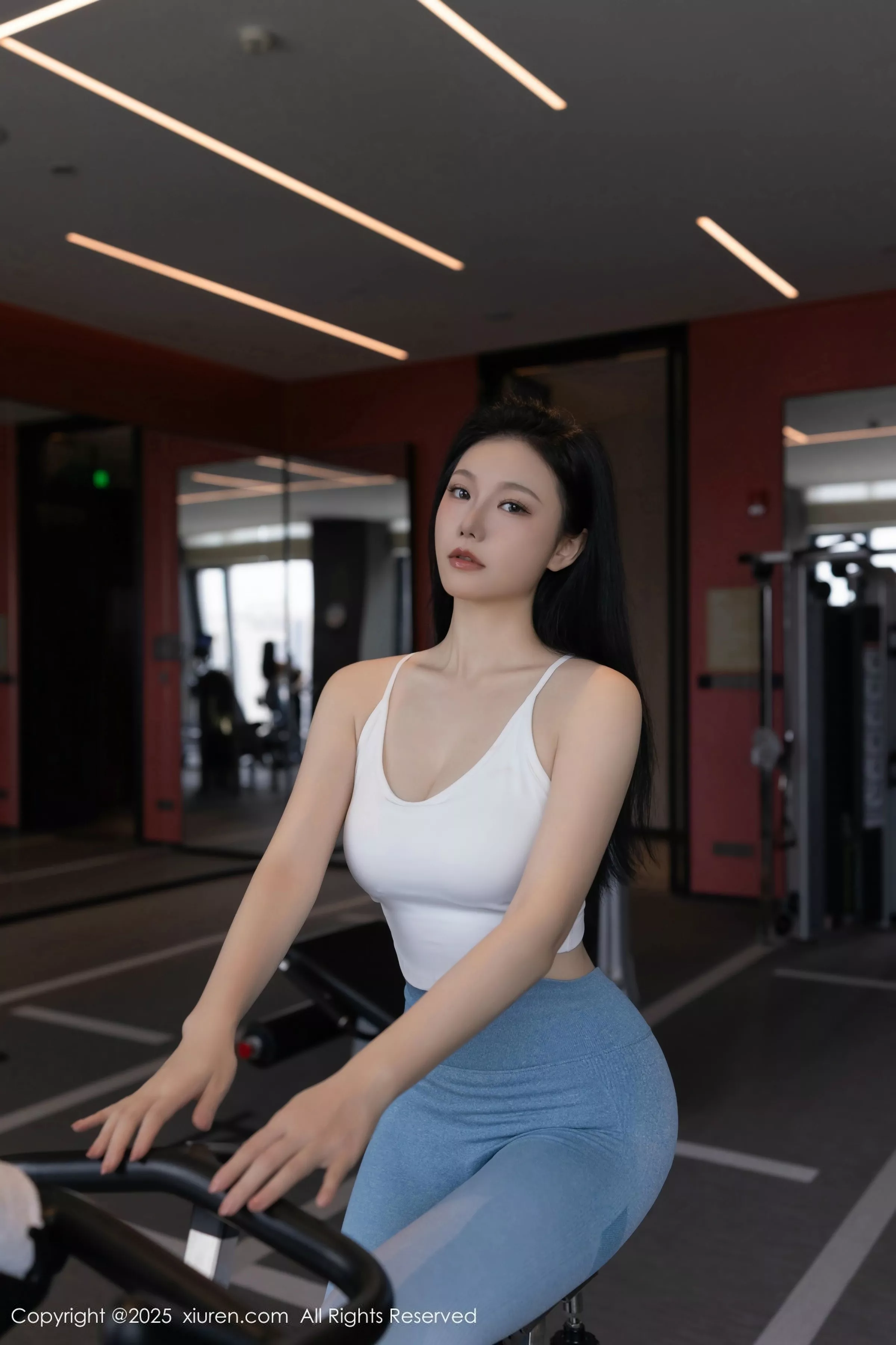 [[XiuRen秀人网]秀人网]No.10272_模特安然anran健身房性感蓝白色运动服秀曼妙身姿完美诱惑写真80P