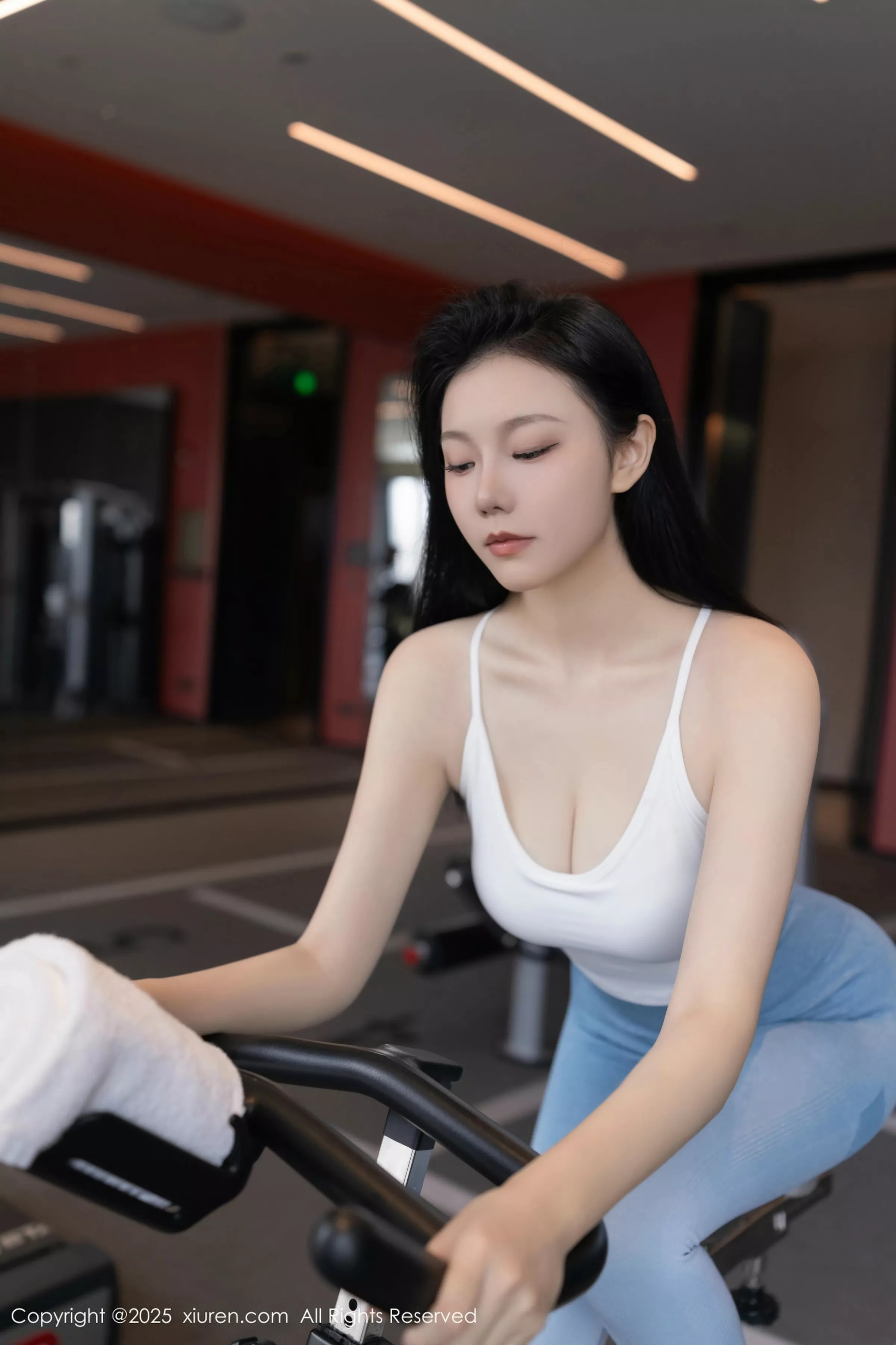 [[XiuRen秀人网]秀人网]No.10272_模特安然anran健身房性感蓝白色运动服秀曼妙身姿完美诱惑写真80P