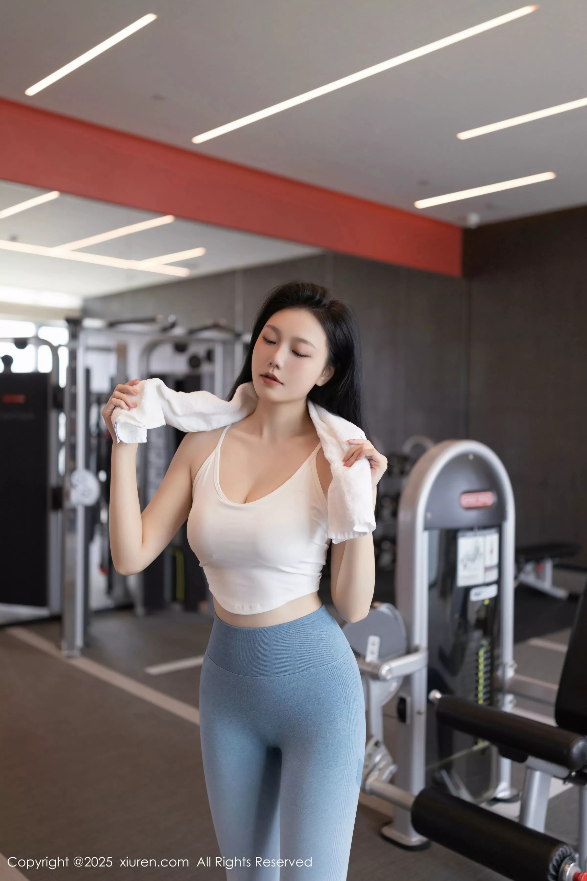 [[XiuRen秀人网]秀人网]No.10272_模特安然anran健身房性感蓝白色运动服秀曼妙身姿完美诱惑写真80P