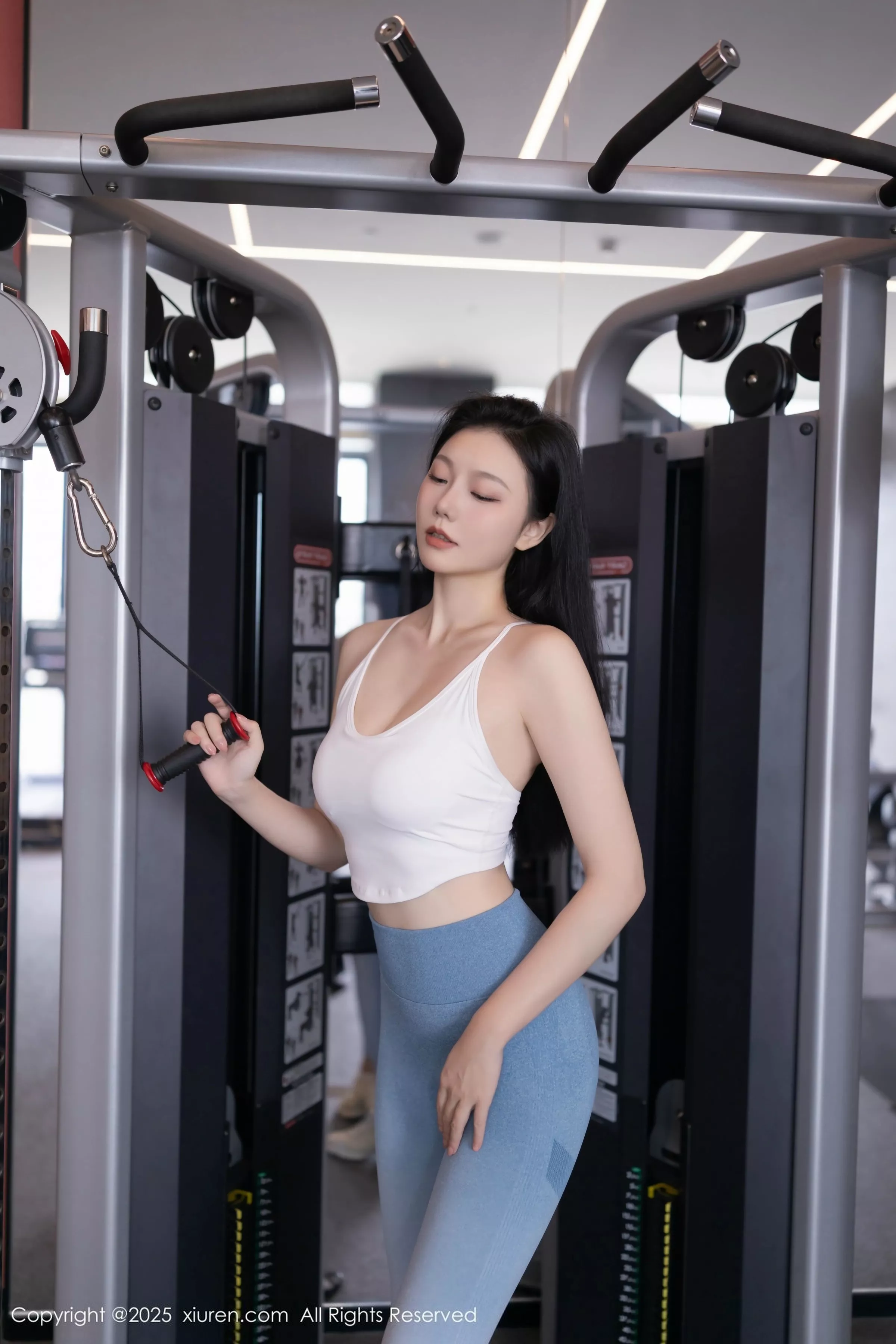 [[XiuRen秀人网]秀人网]No.10272_模特安然anran健身房性感蓝白色运动服秀曼妙身姿完美诱惑写真80P