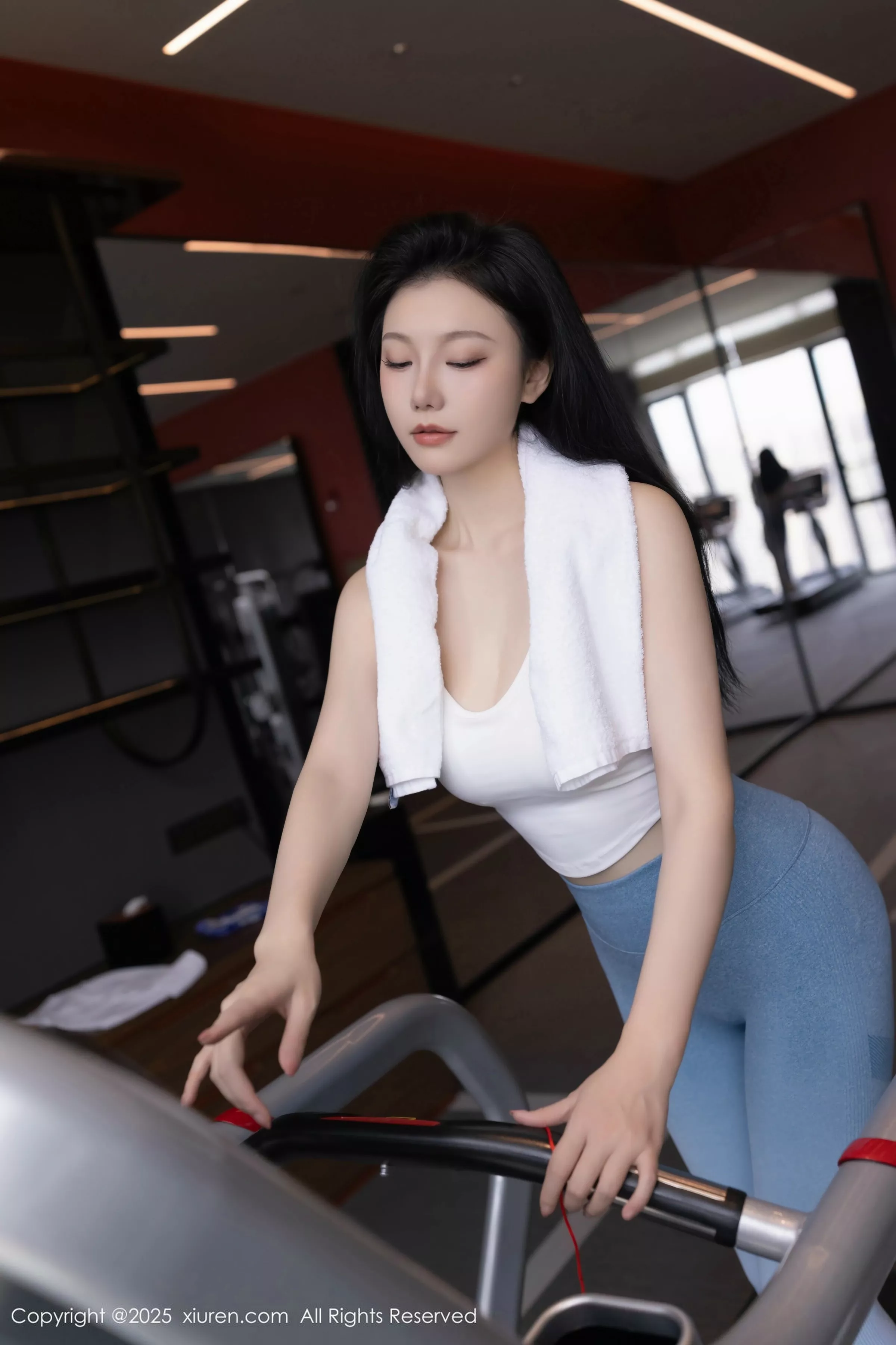 [[XiuRen秀人网]秀人网]No.10272_模特安然anran健身房性感蓝白色运动服秀曼妙身姿完美诱惑写真80P