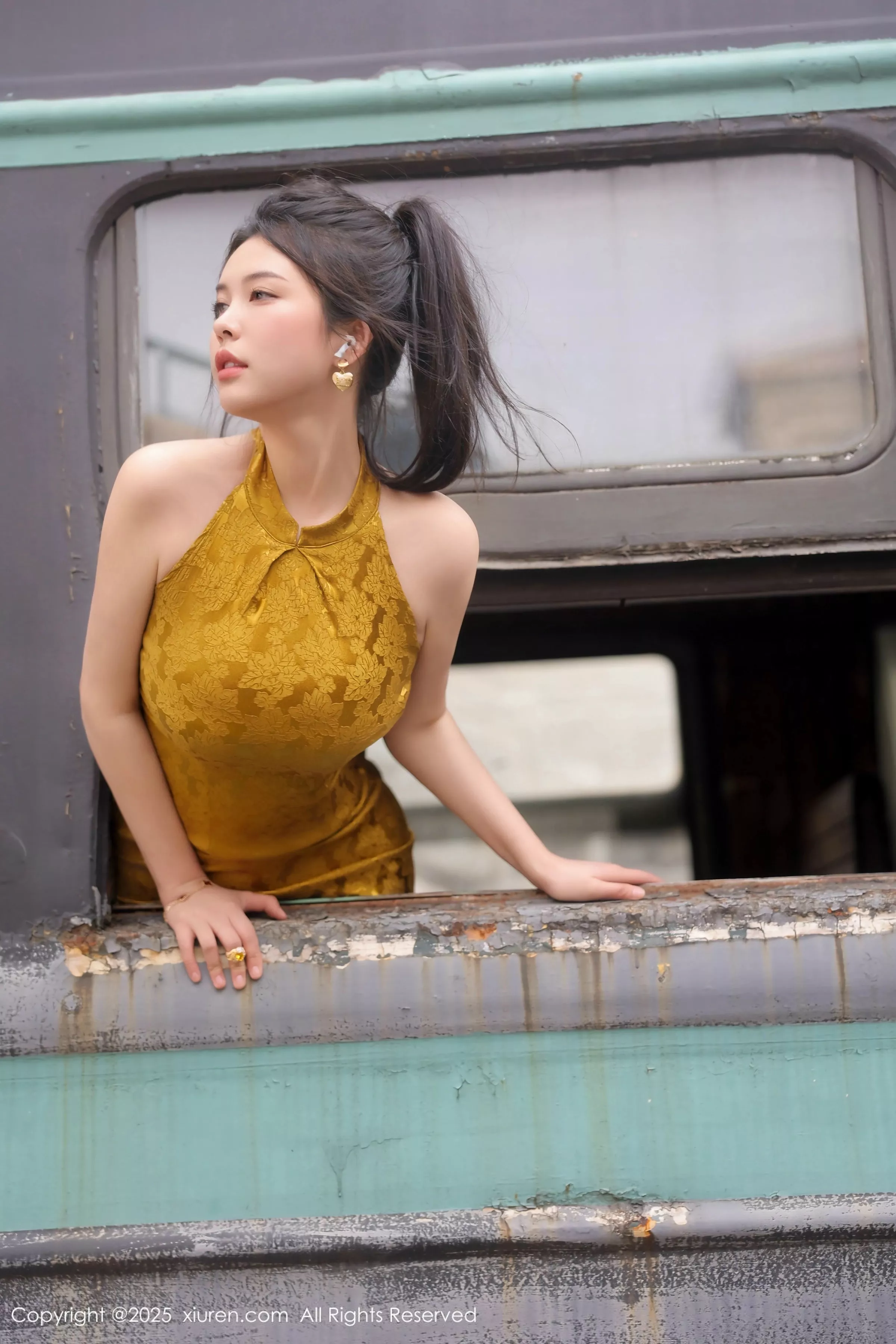 [[XiuRen秀人网]秀人网]No.10269_模特林若凡F性感黄色旗袍露浅色内衣秀丰腴身材撩人诱惑写真71P