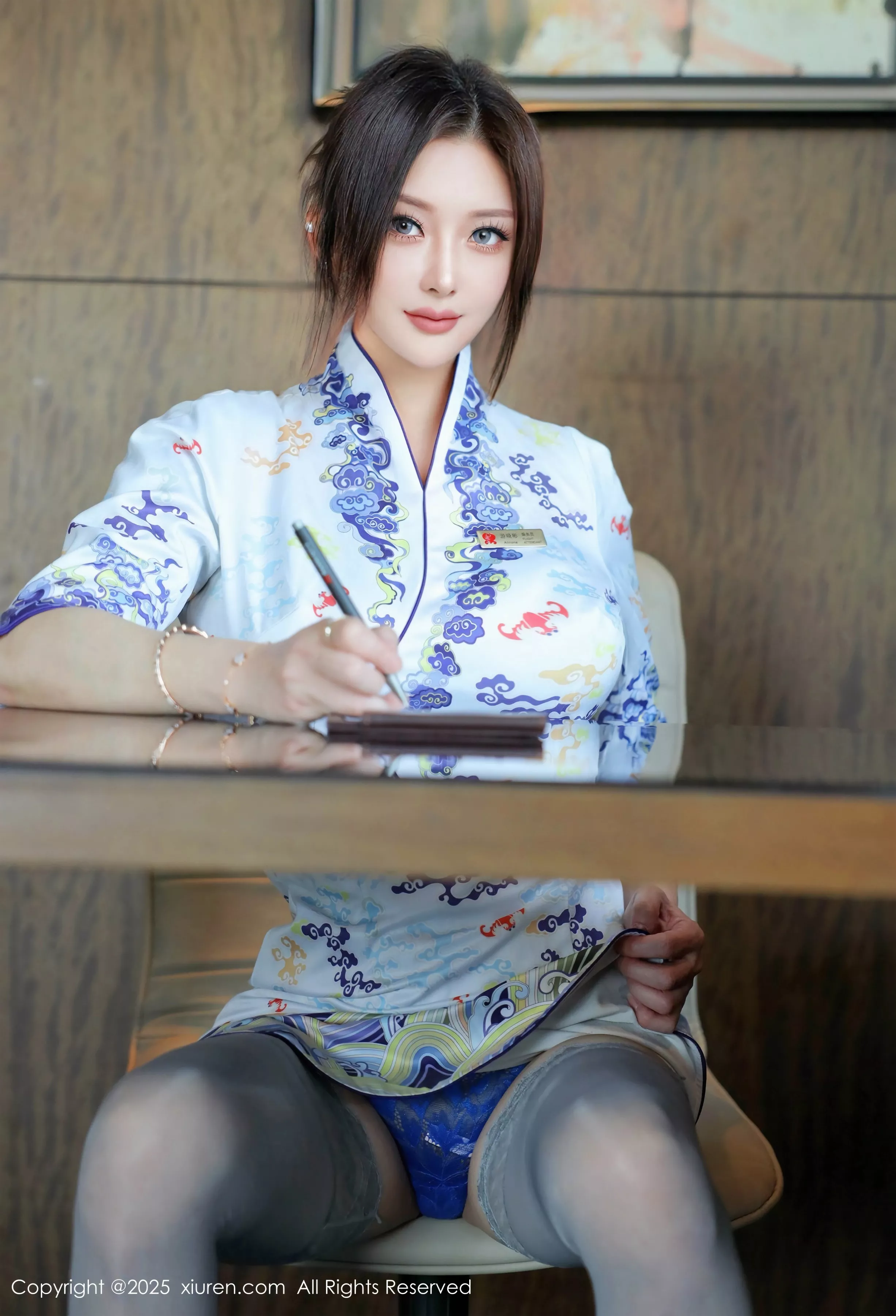 [[XiuRen秀人网]秀人网]No.10273_新人模特苏一诺性感青色旗袍露蓝色内衣配灰丝袜秀美腿诱惑写真79P