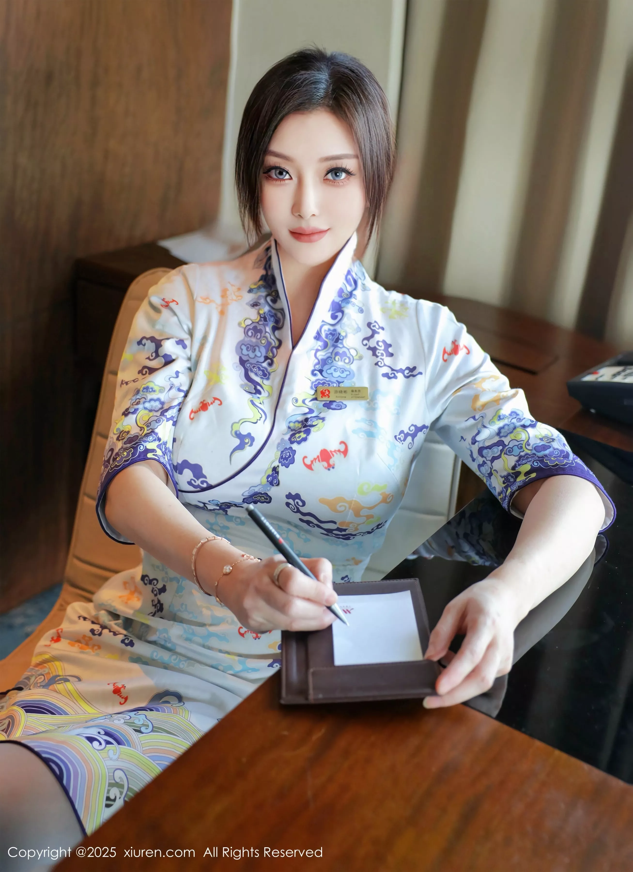 [[XiuRen秀人网]秀人网]No.10273_新人模特苏一诺性感青色旗袍露蓝色内衣配灰丝袜秀美腿诱惑写真79P