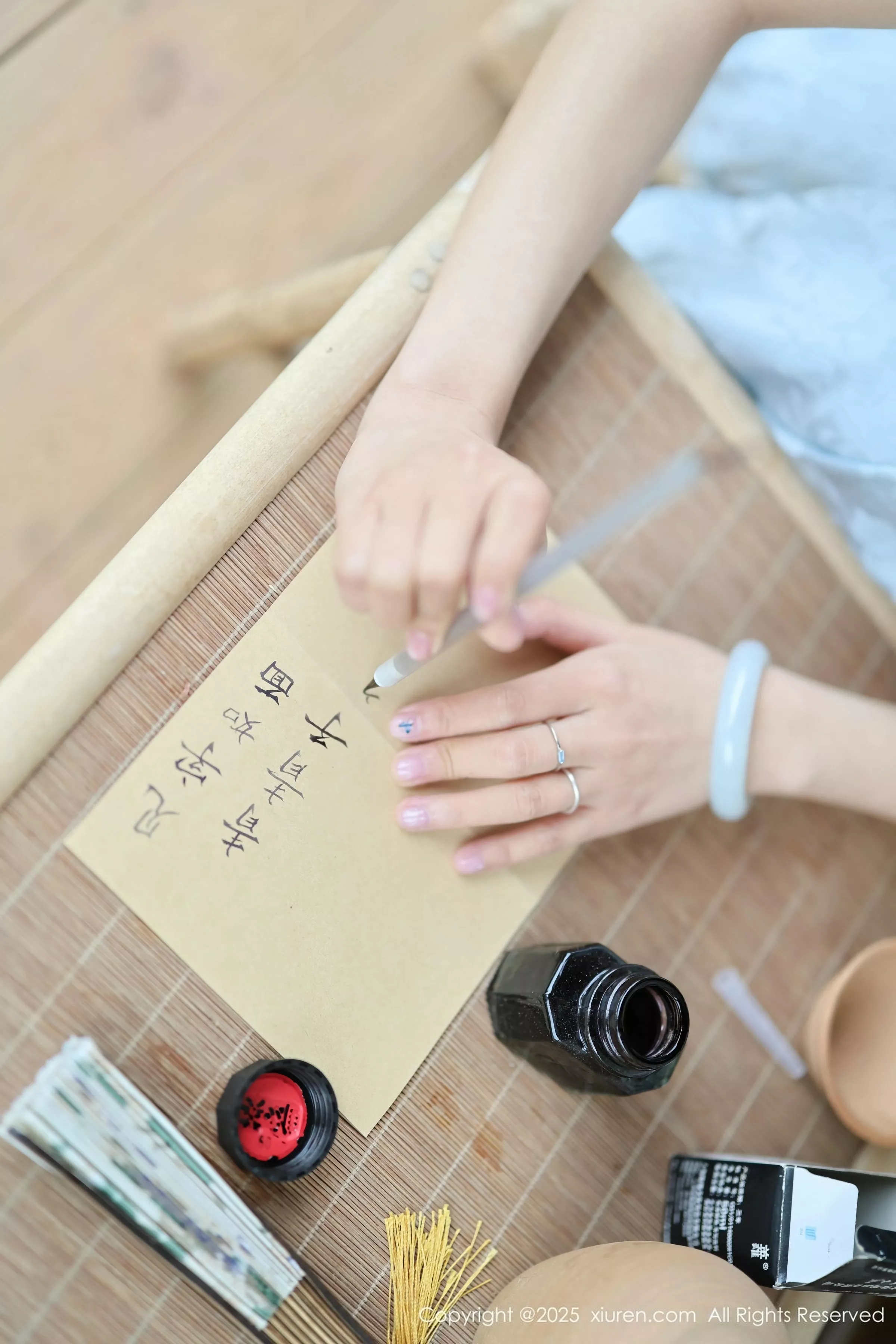 [[XiuRen秀人网]秀人网]No.10278_模特茂木希子日式旗袍露白色内衣配肉丝袜秀完美曲线诱惑写真80P