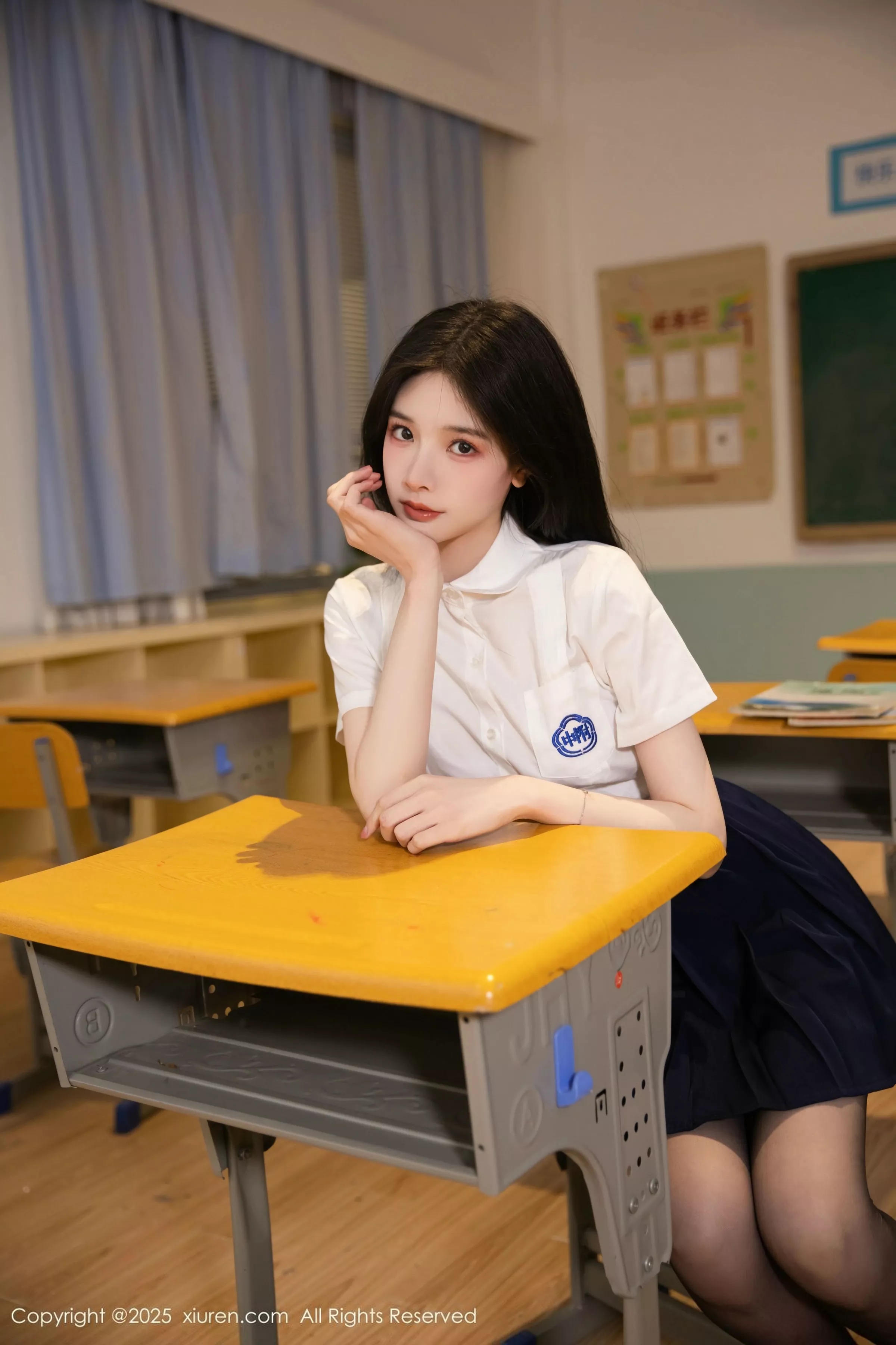 [[XiuRen秀人网]秀人网]No.10287_模特布丁wow性感JK制服露蕾丝内衣配超薄黑丝秀完美身材诱惑写真81P