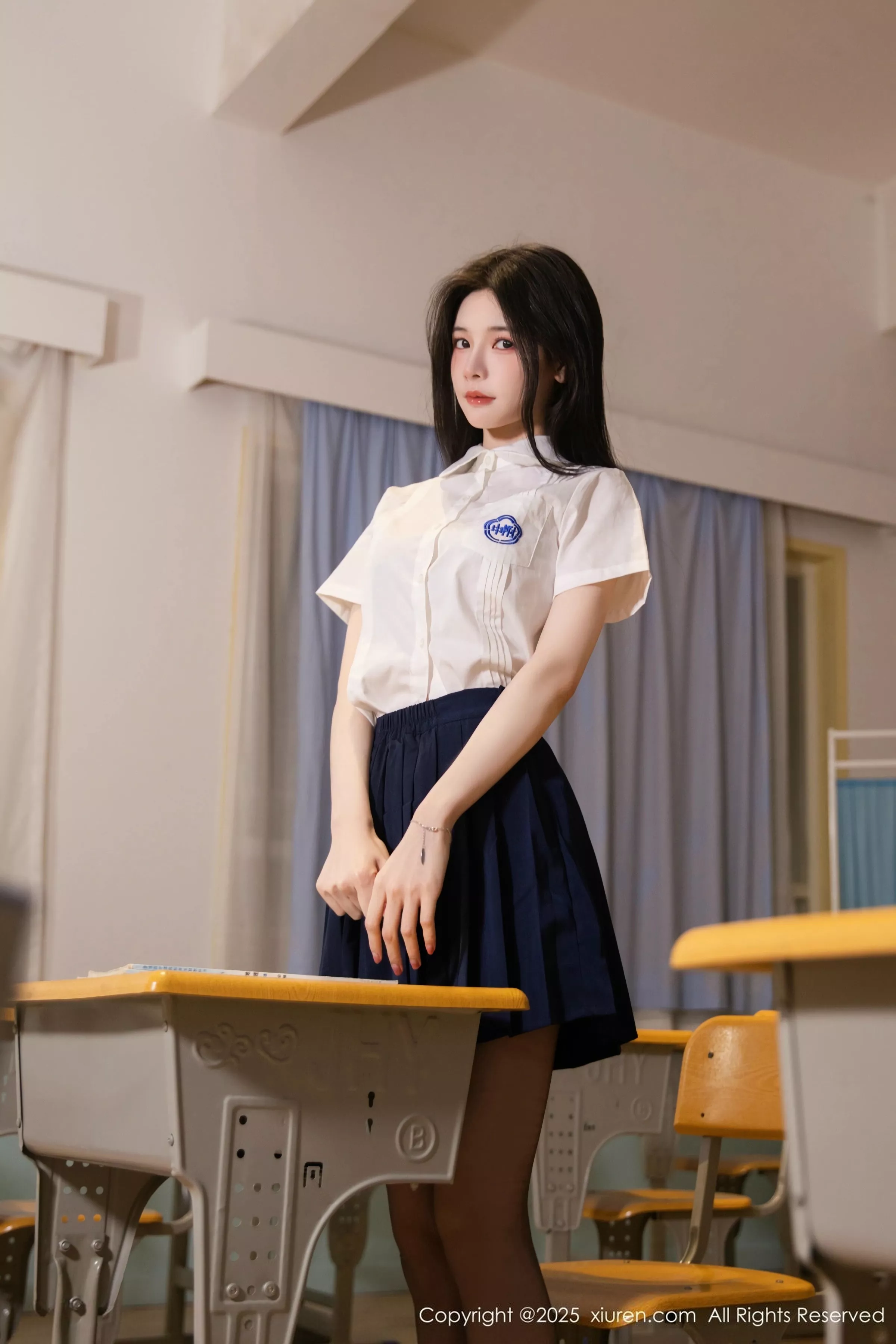 [[XiuRen秀人网]秀人网]No.10287_模特布丁wow性感JK制服露蕾丝内衣配超薄黑丝秀完美身材诱惑写真81P