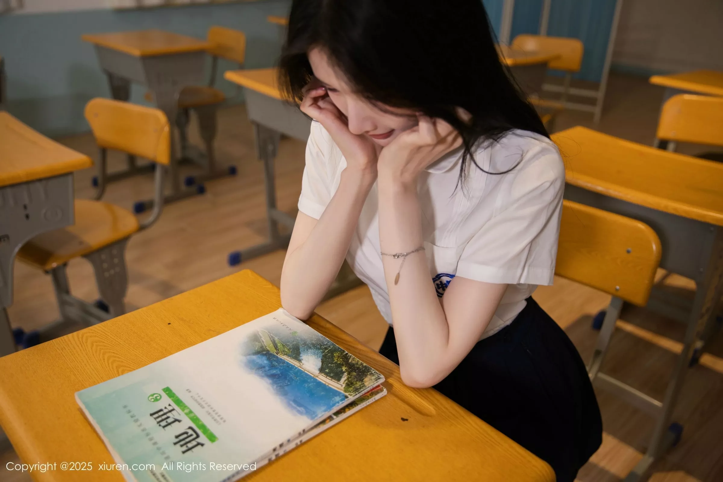 [[XiuRen秀人网]秀人网]No.10287_模特布丁wow性感JK制服露蕾丝内衣配超薄黑丝秀完美身材诱惑写真81P