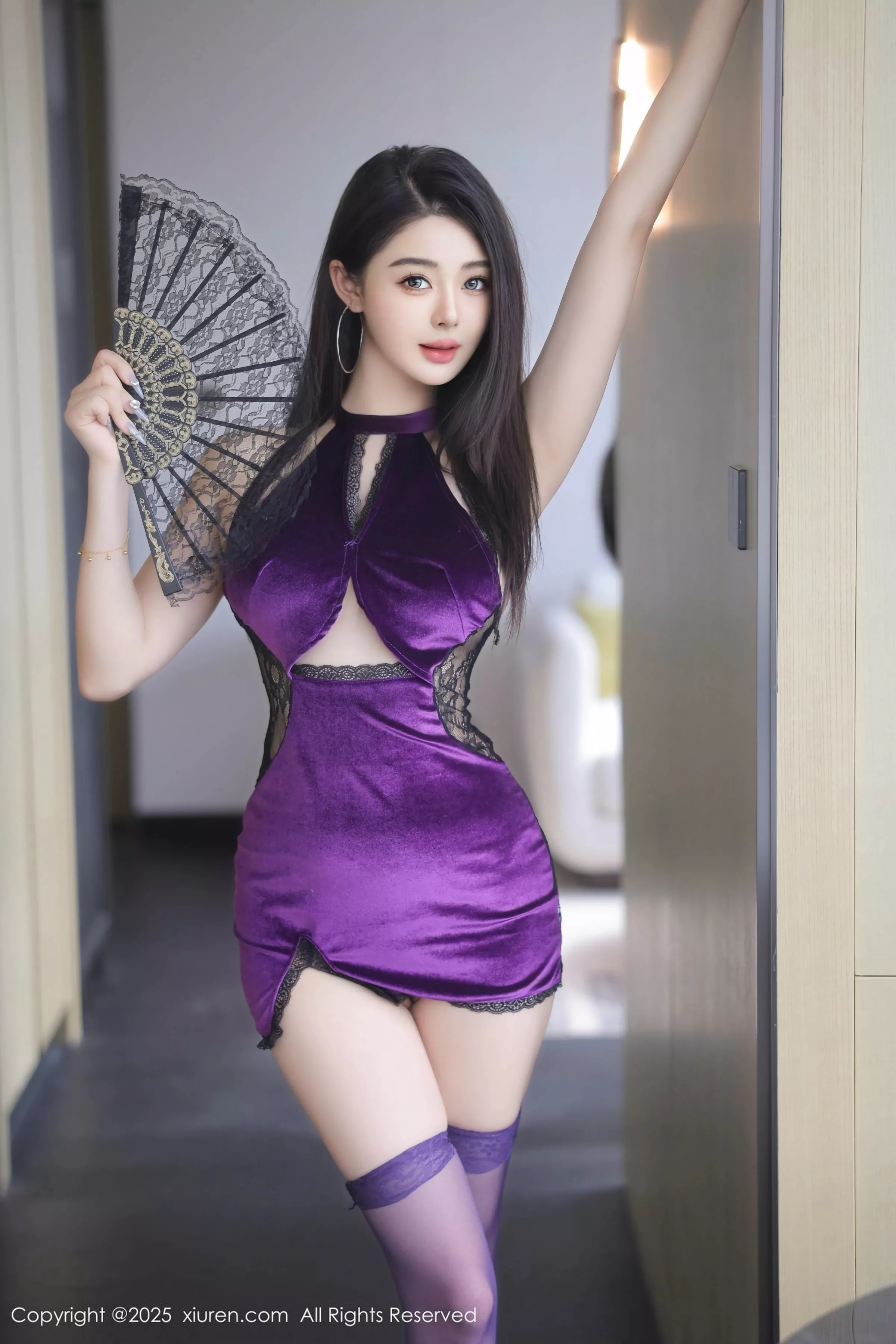 [[XiuRen秀人网]秀人网]No.10289_模特Candy糖糖性感紫色连衣短裙配紫色丝袜秀丰腴身姿诱惑写真81P