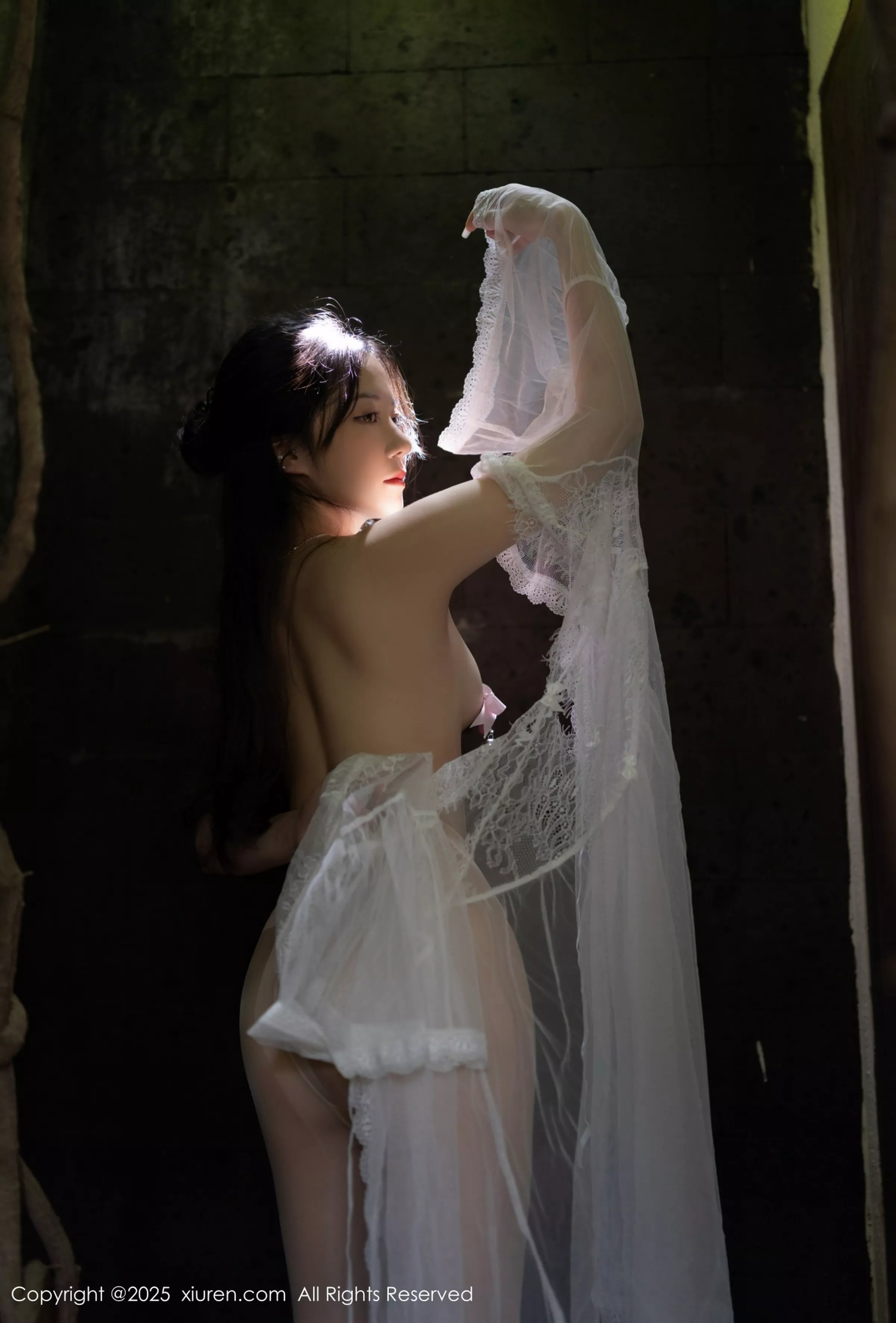 [[XiuRen秀人网]秀人网]No.10173_模特鱼子酱Fish性感白色轻透连衣裙透视秀惹火身材撩人诱惑写真80P