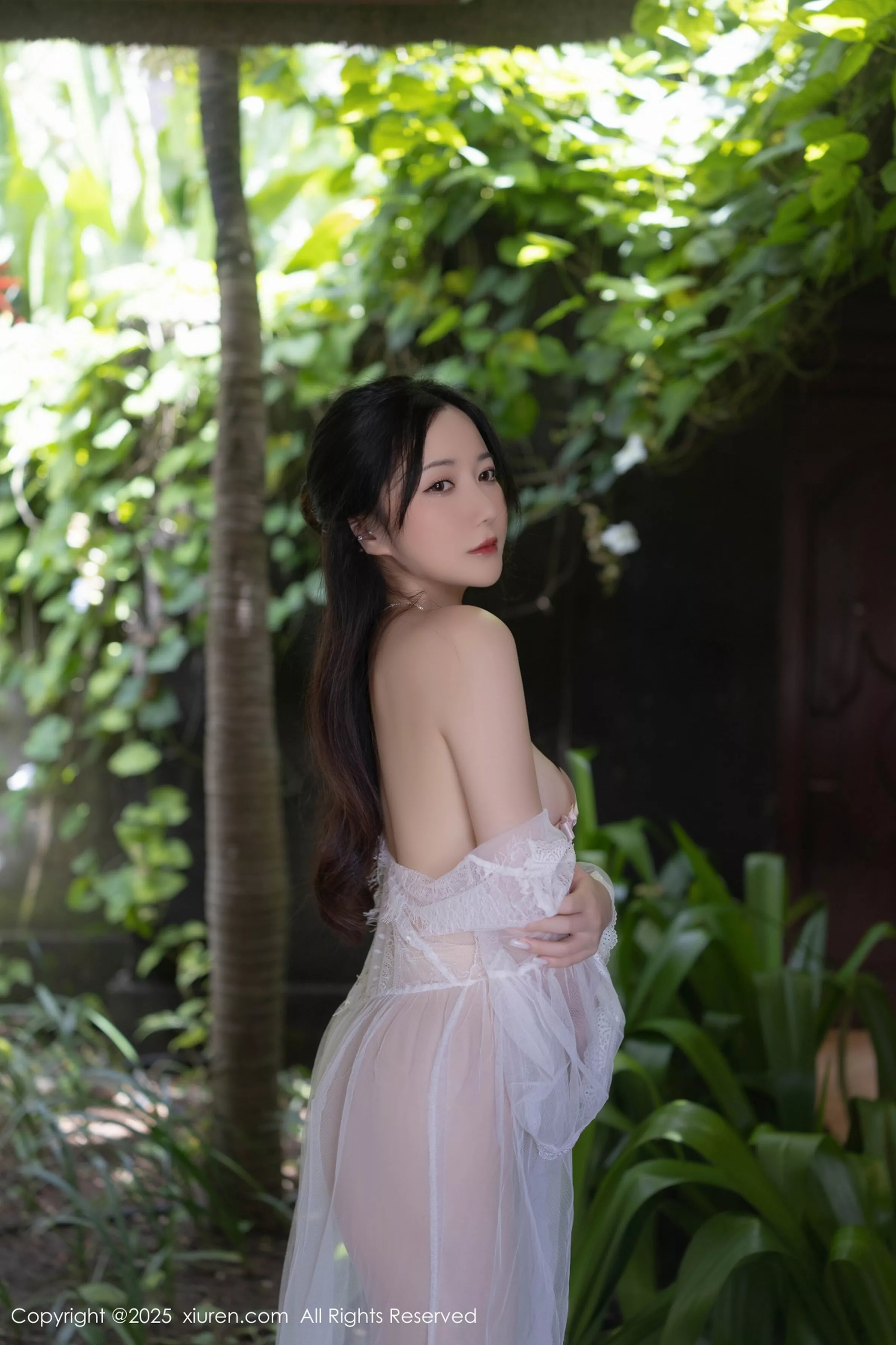 [[XiuRen秀人网]秀人网]No.10173_模特鱼子酱Fish性感白色轻透连衣裙透视秀惹火身材撩人诱惑写真80P