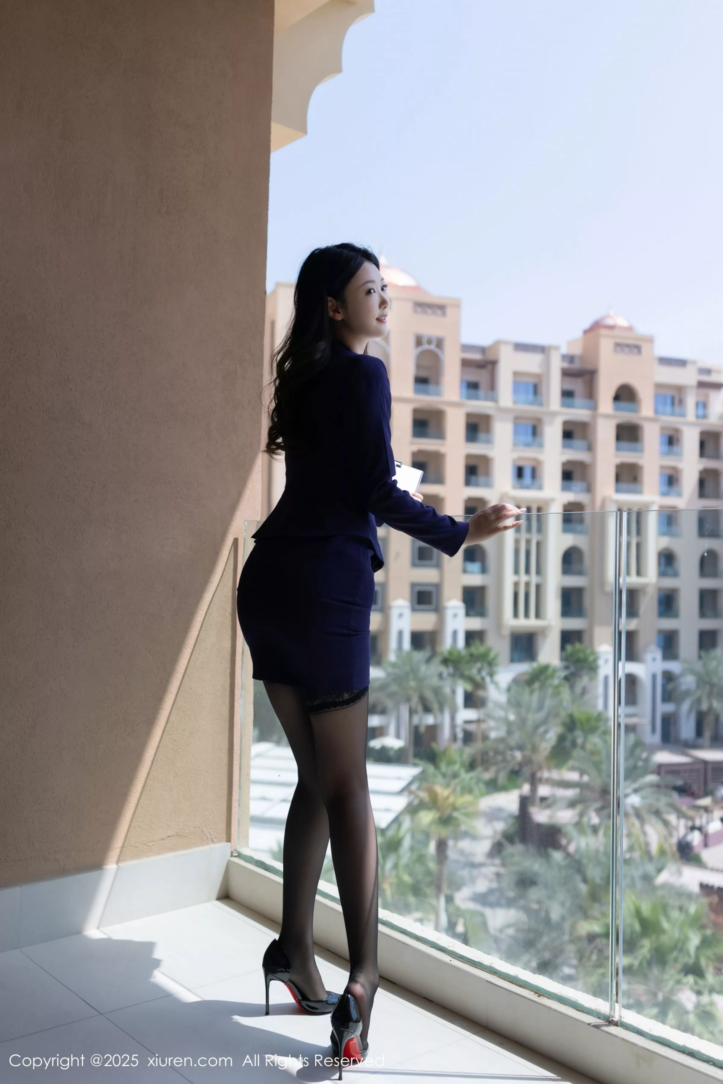 [[XiuRen秀人网]秀人网]No.10178_模特唐安琪深蓝OL服饰露黑色内衣配黑丝吊袜秀曼妙身姿诱惑写真80P