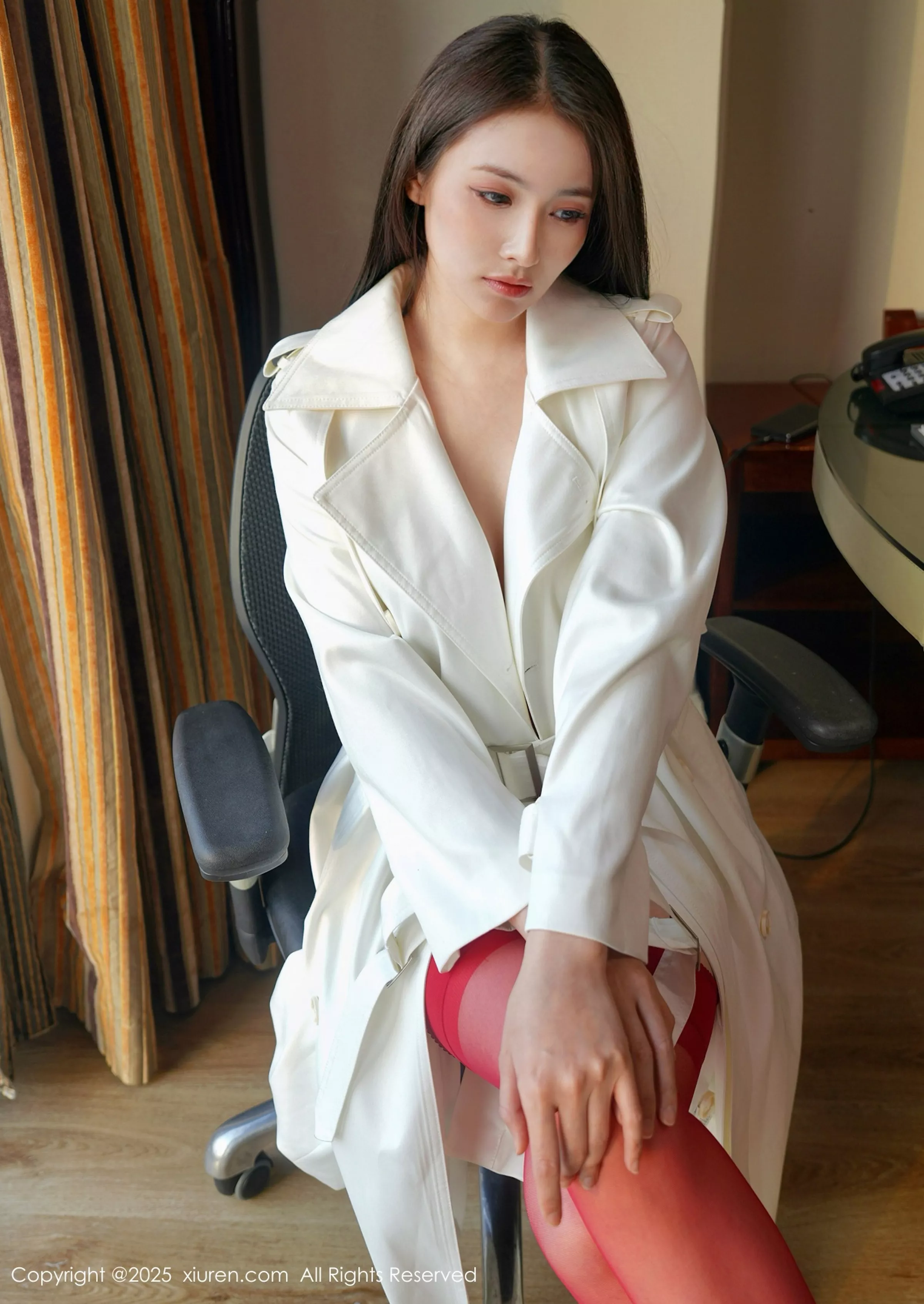 [[XiuRen秀人网]秀人网]No.10174_模特娅轩ELVA性感红色情趣内衣配红丝吊袜秀凹凸身材诱惑写真48P