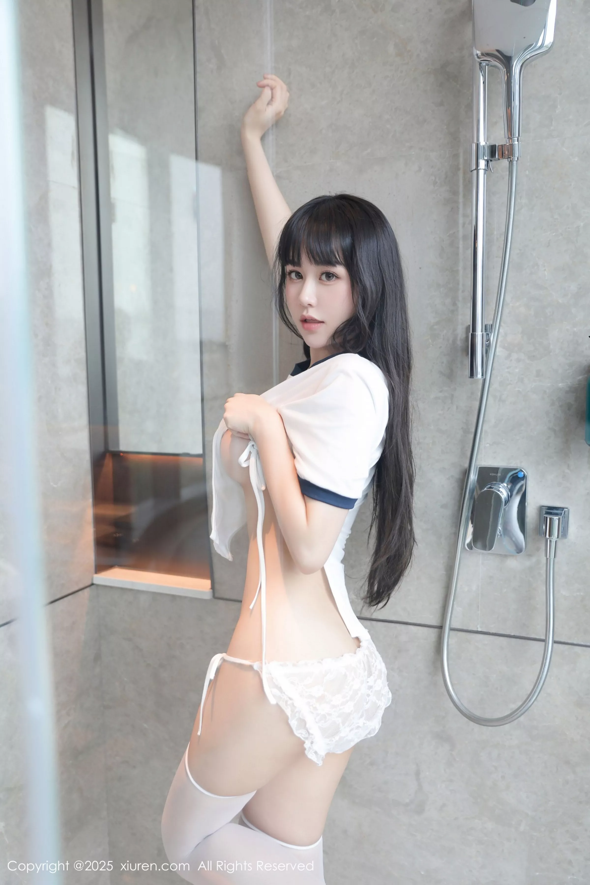 [[XiuRen秀人网]秀人网]No.10184_新人模特量子玫瑰性感白色运动服配白丝袜秀凹凸身材诱惑写真85P