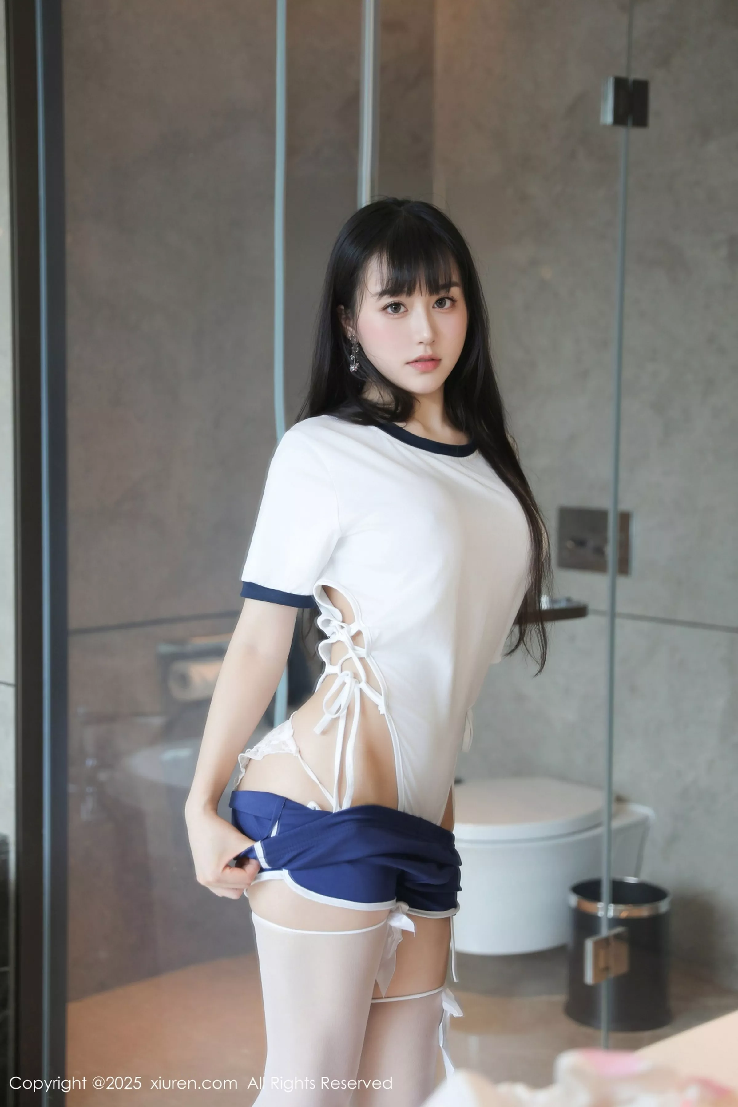 [[XiuRen秀人网]秀人网]No.10184_新人模特量子玫瑰性感白色运动服配白丝袜秀凹凸身材诱惑写真85P