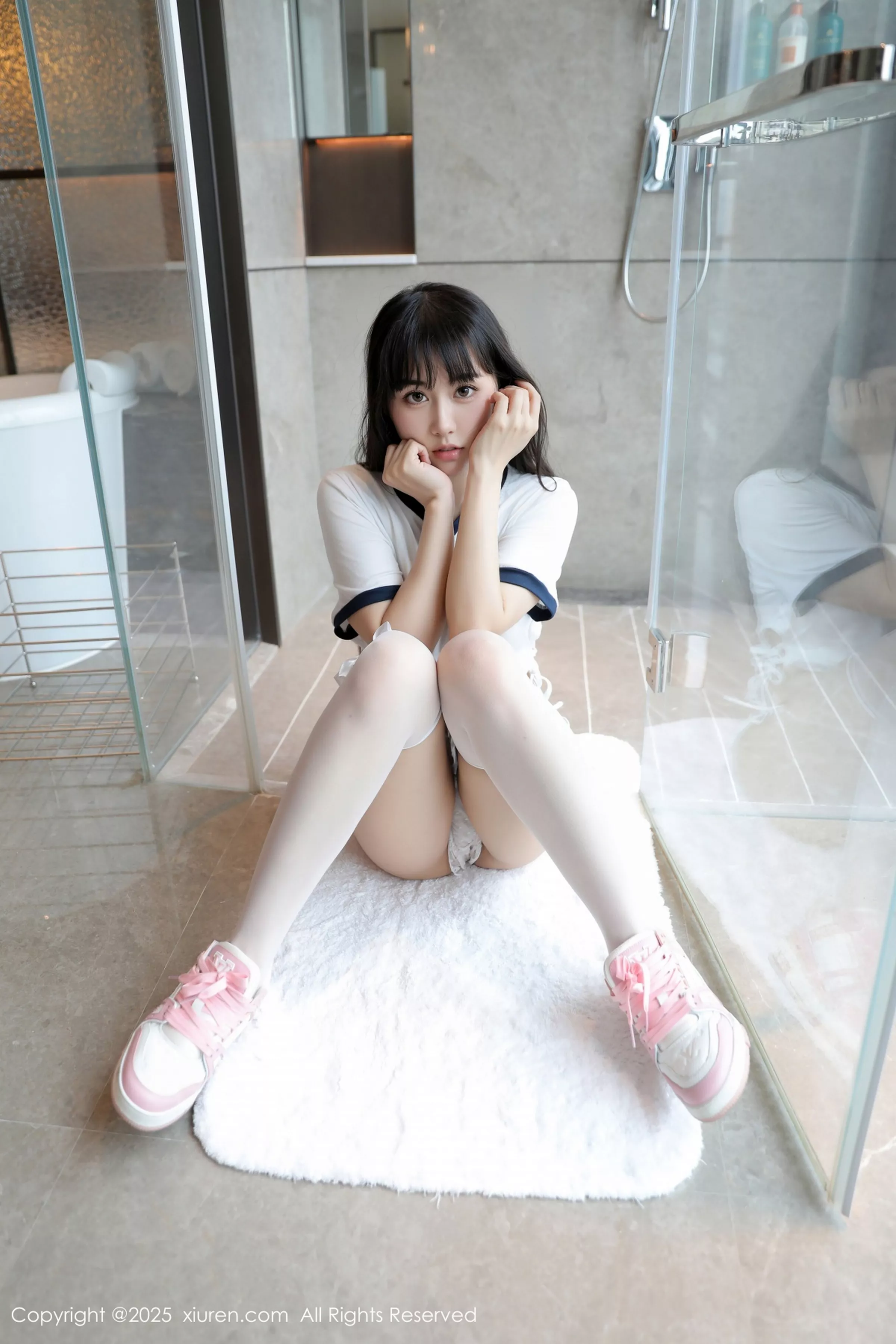 [[XiuRen秀人网]秀人网]No.10184_新人模特量子玫瑰性感白色运动服配白丝袜秀凹凸身材诱惑写真85P