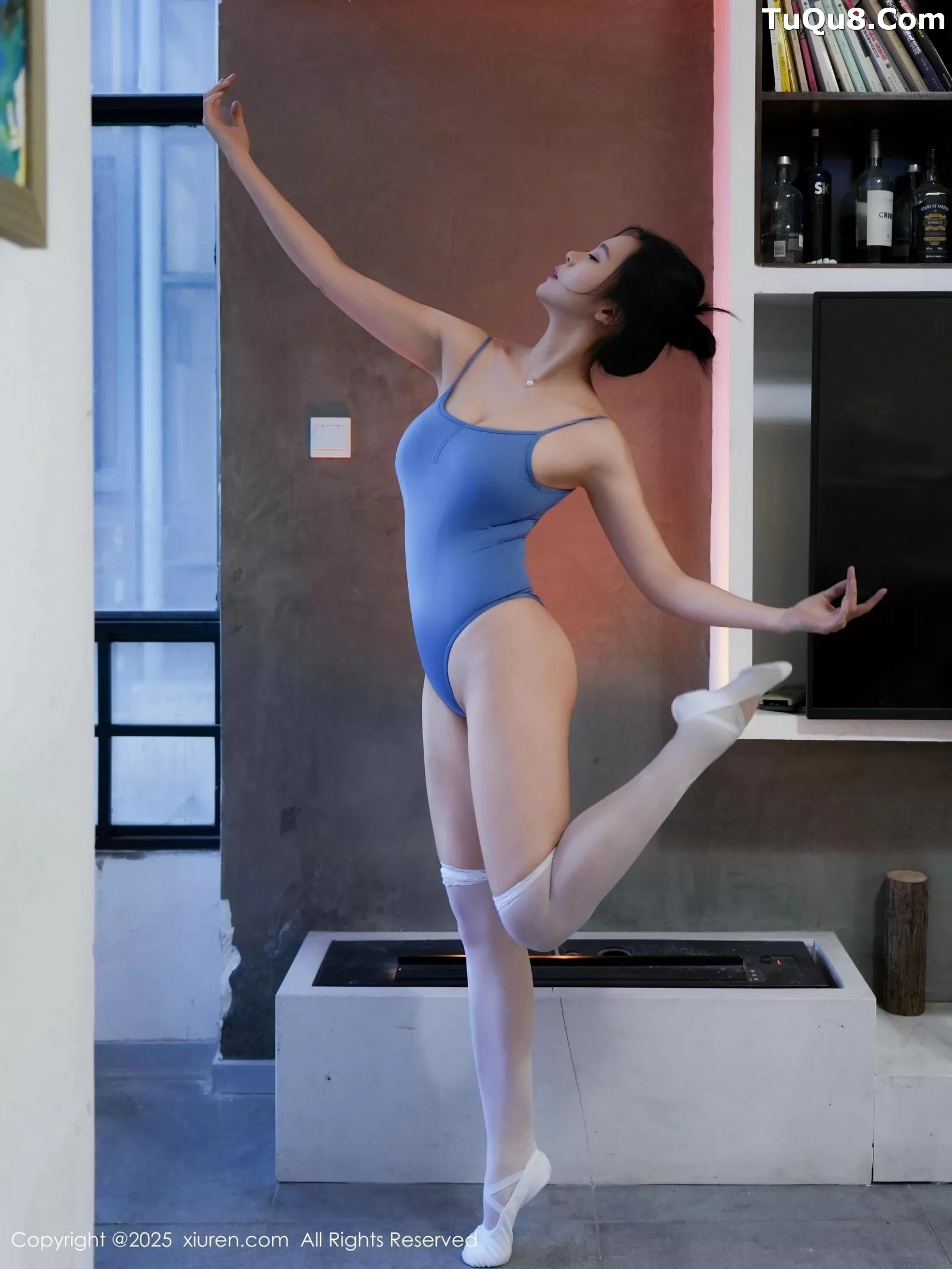 [[XiuRen秀人网]秀人网]No.10327_模特玫瑰我爱你性感蓝色瑜伽服配白丝袜紧身秀凹凸身材诱惑写真80P